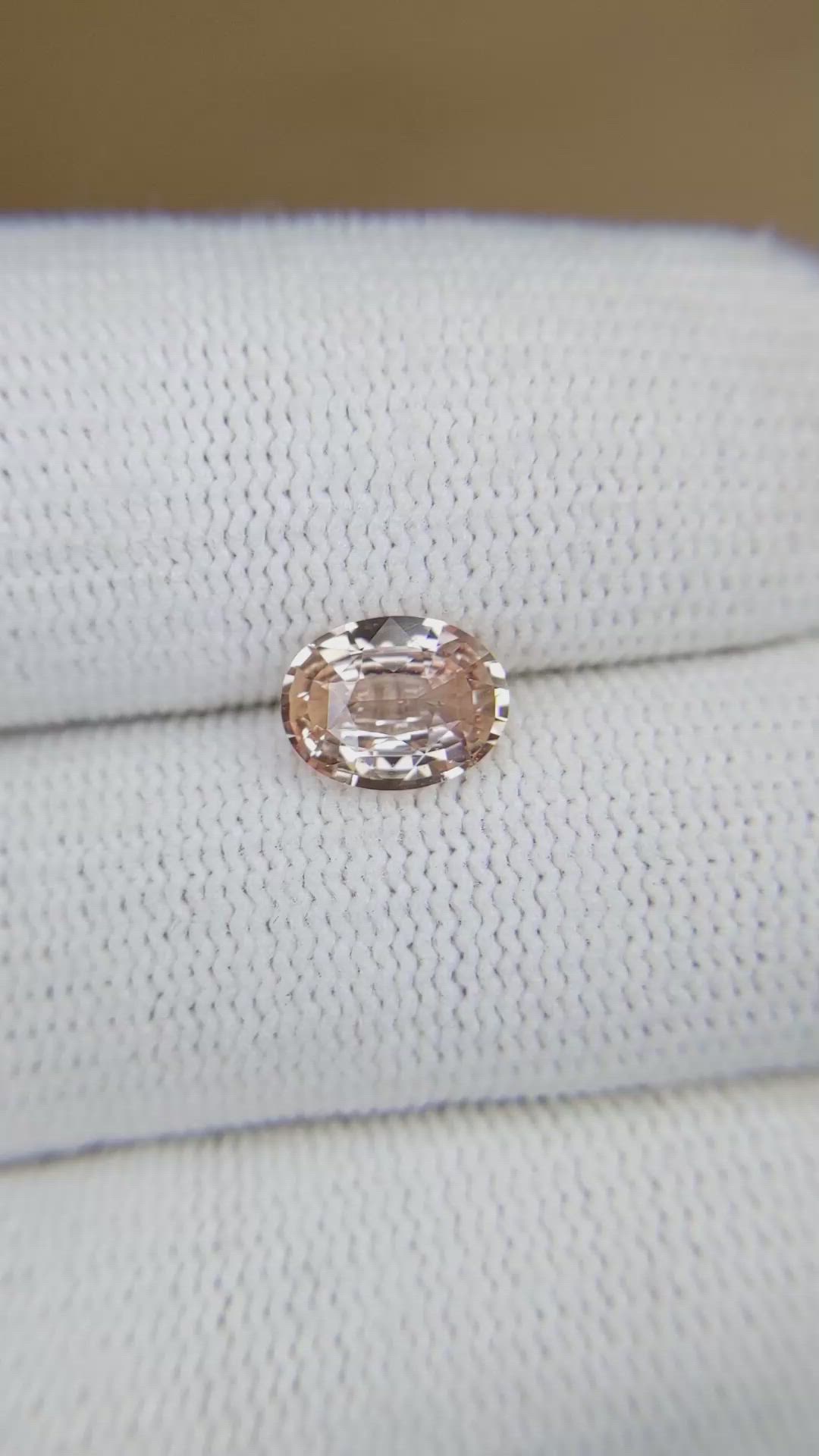 1.52 Ct. Padparadscha Sapphire from Ceylon (Sri Lanka) Size Video