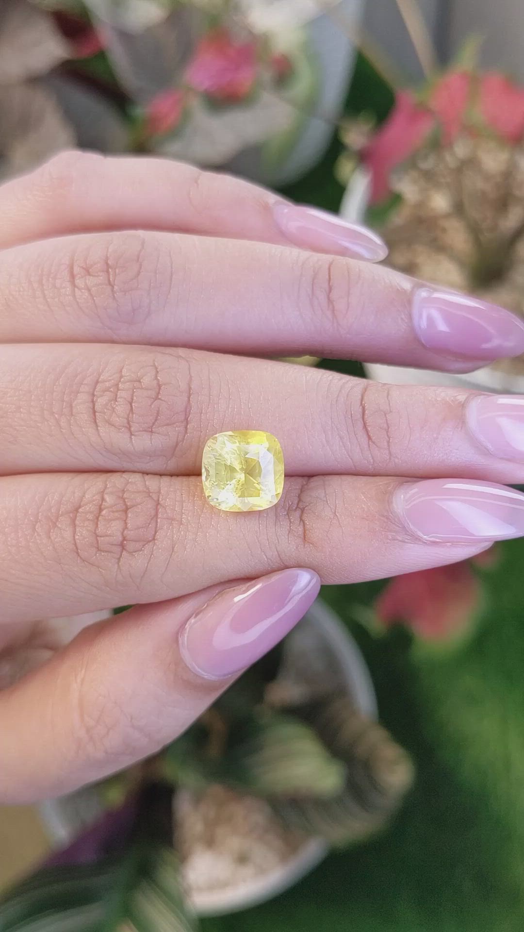 5.08 Ct. Yellow Sapphire from Ceylon (Sri Lanka) Size Video