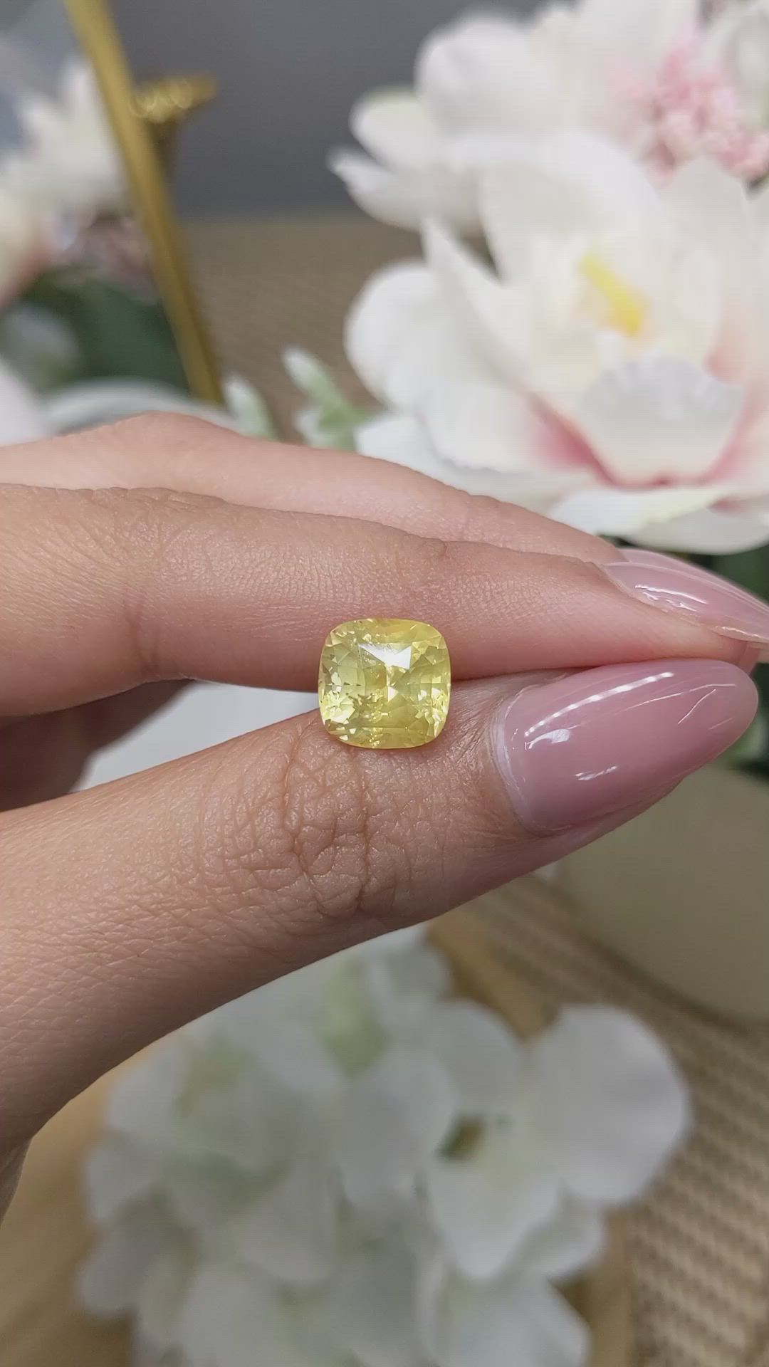 5.08 Ct. Yellow Sapphire from Ceylon (Sri Lanka) Size Video