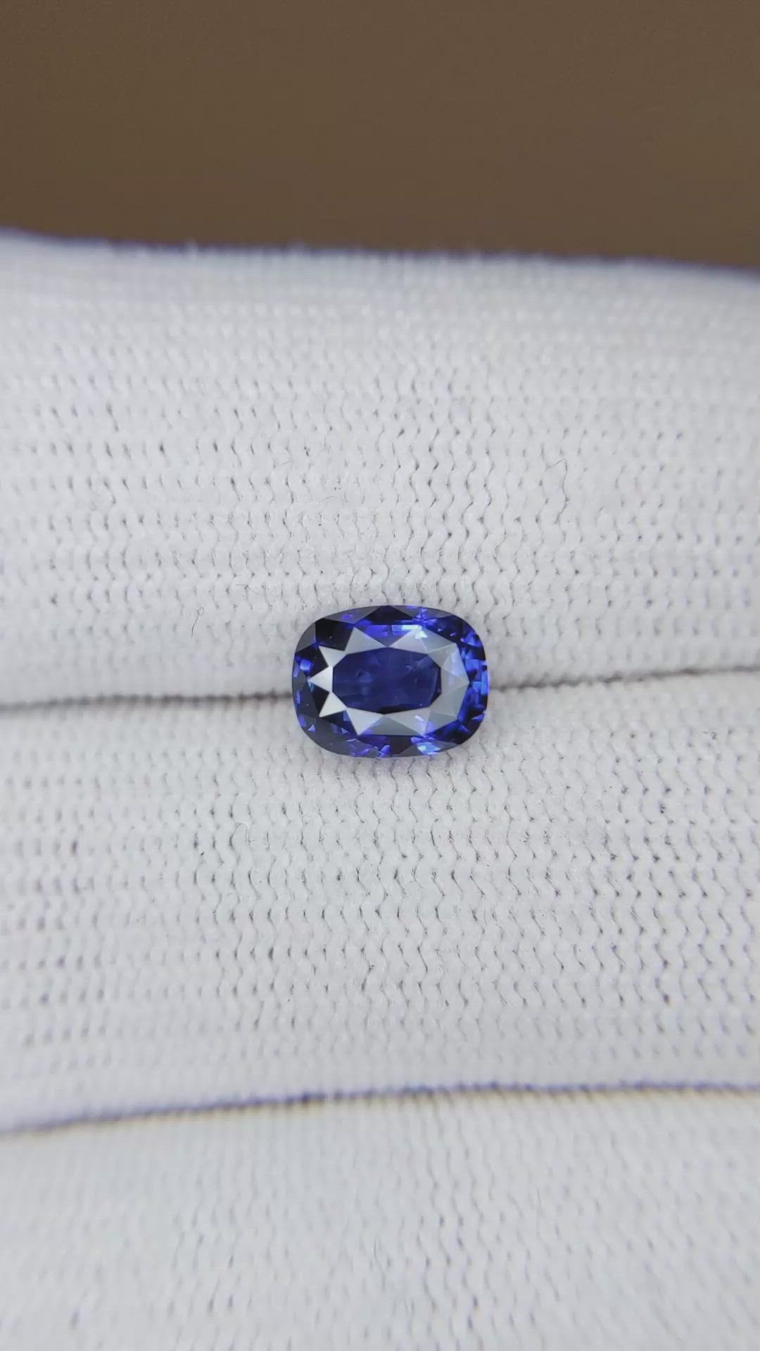 2.07 Ct. Blue Sapphire from Ceylon (Sri Lanka) Size Video