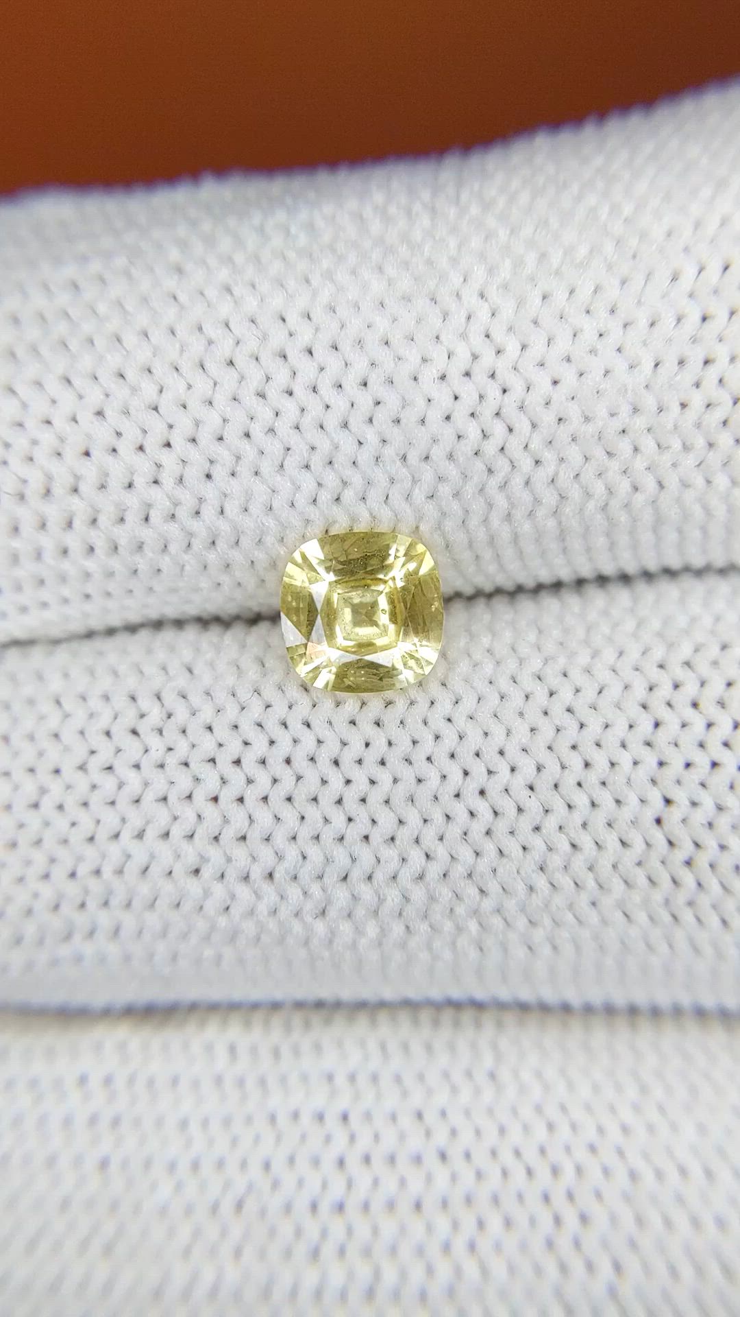 1.09 Ct. Yellow Sapphire from Ceylon (Sri Lanka) Size Video
