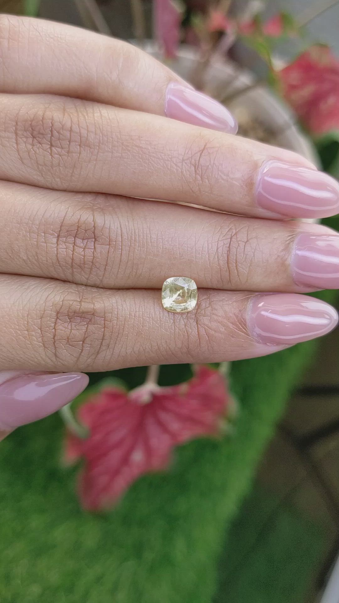 1.09 Ct. Yellow Sapphire from Ceylon (Sri Lanka) Size Video