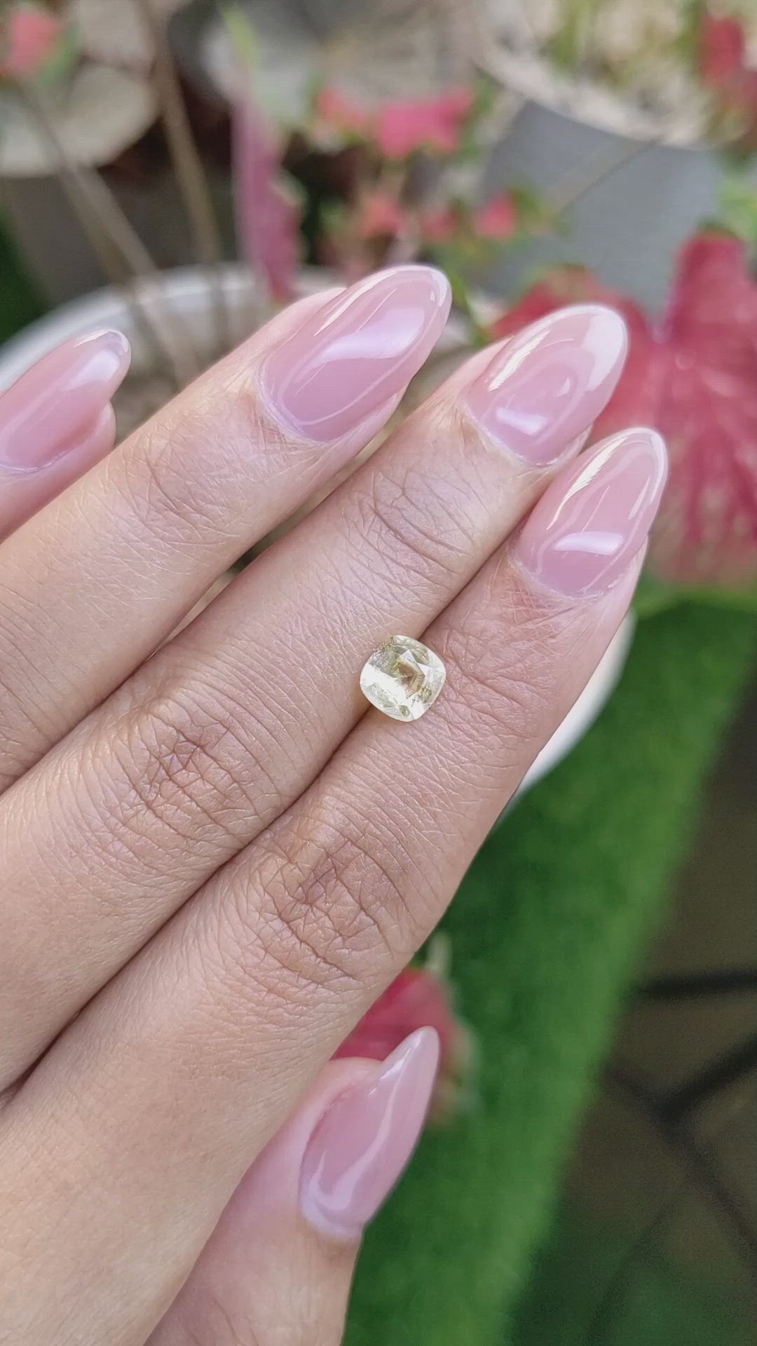 1.09 Ct. Yellow Sapphire from Ceylon (Sri Lanka) Size Video