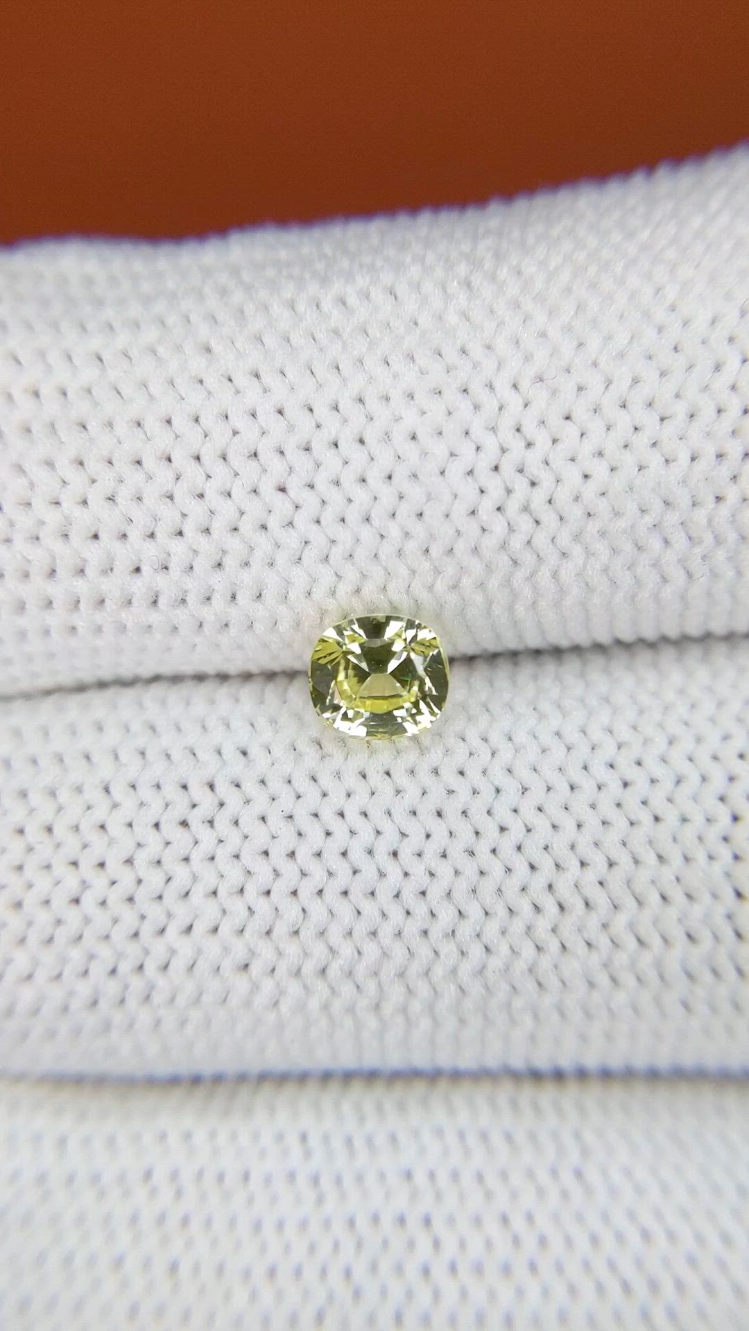1.00 Ct. Yellow Sapphire from Ceylon (Sri Lanka) Size Video