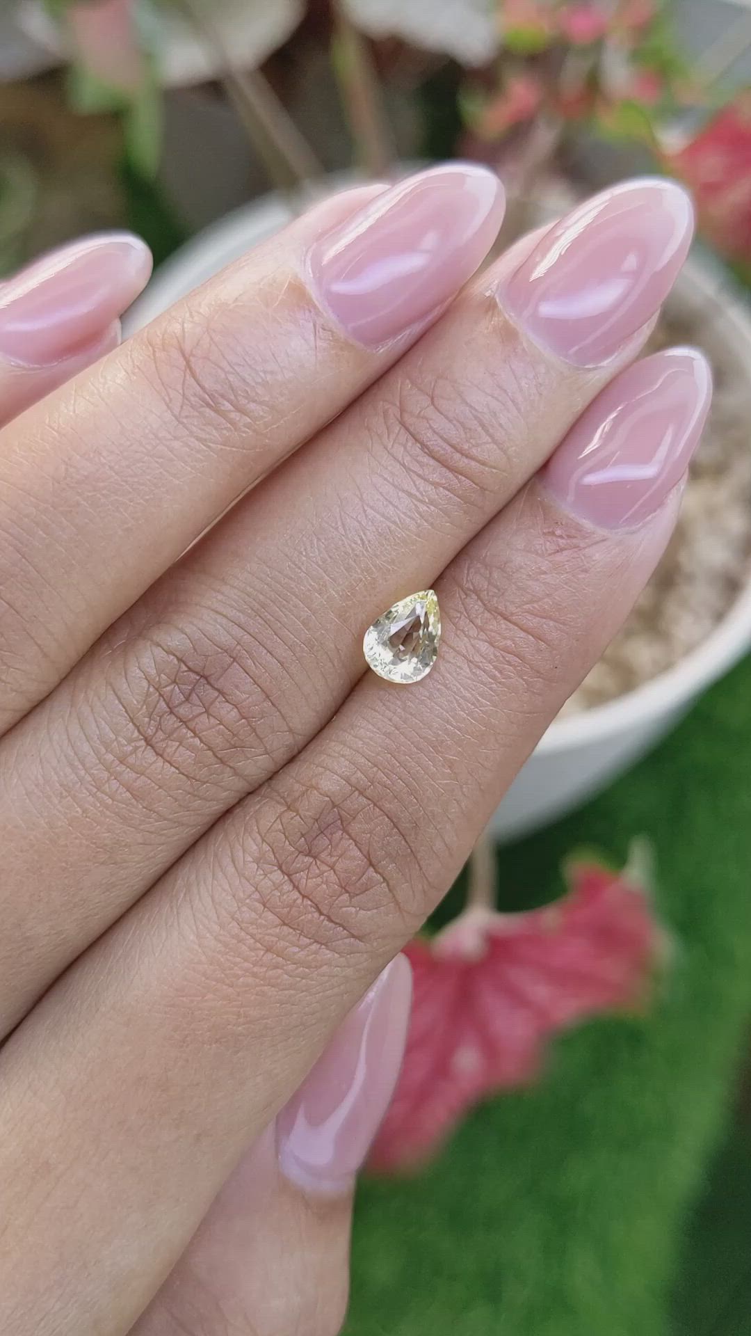 1.07 Ct. Yellow Sapphire from Ceylon (Sri Lanka) Size Video