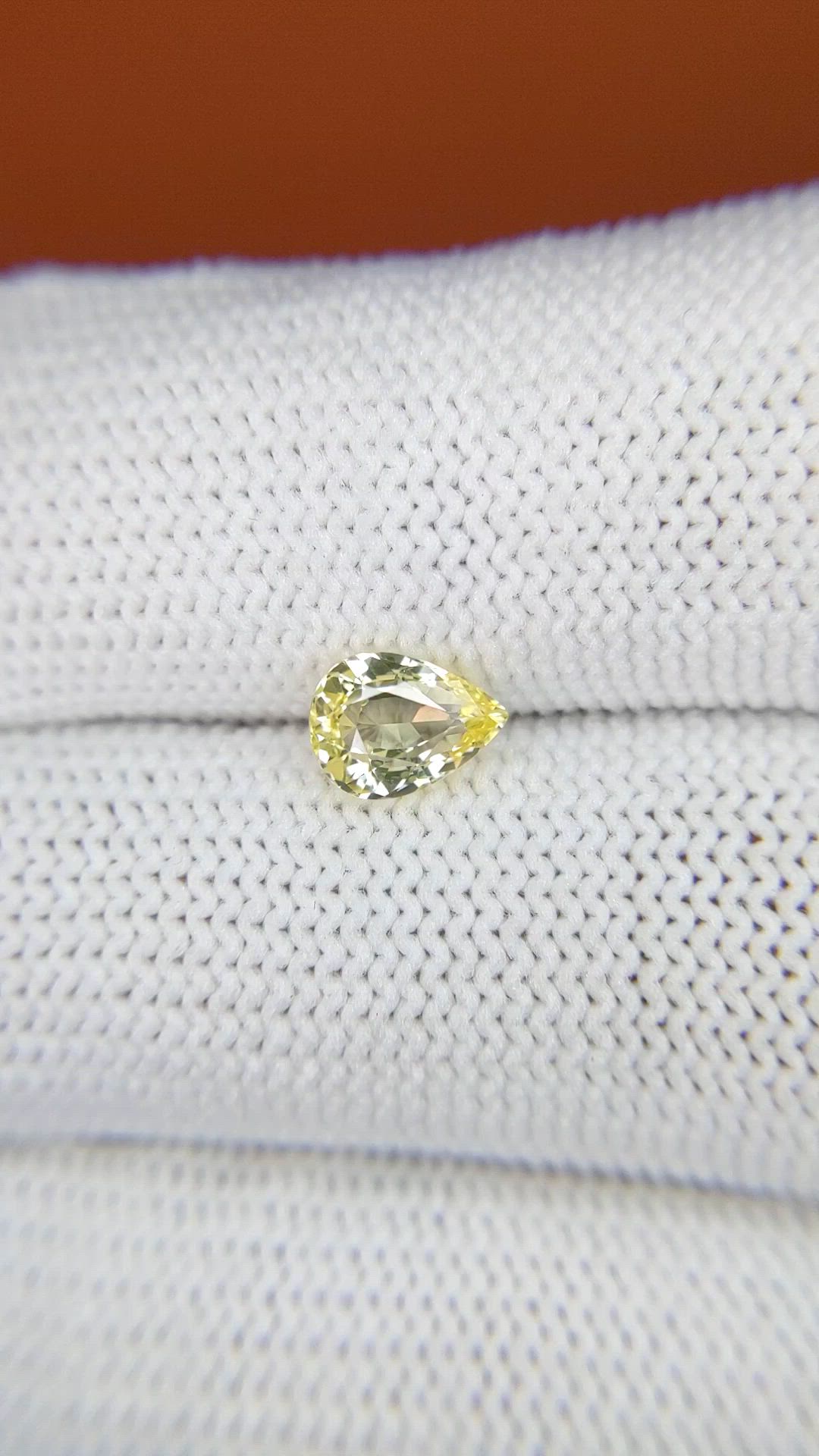 1.07 Ct. Yellow Sapphire from Ceylon (Sri Lanka) Size Video
