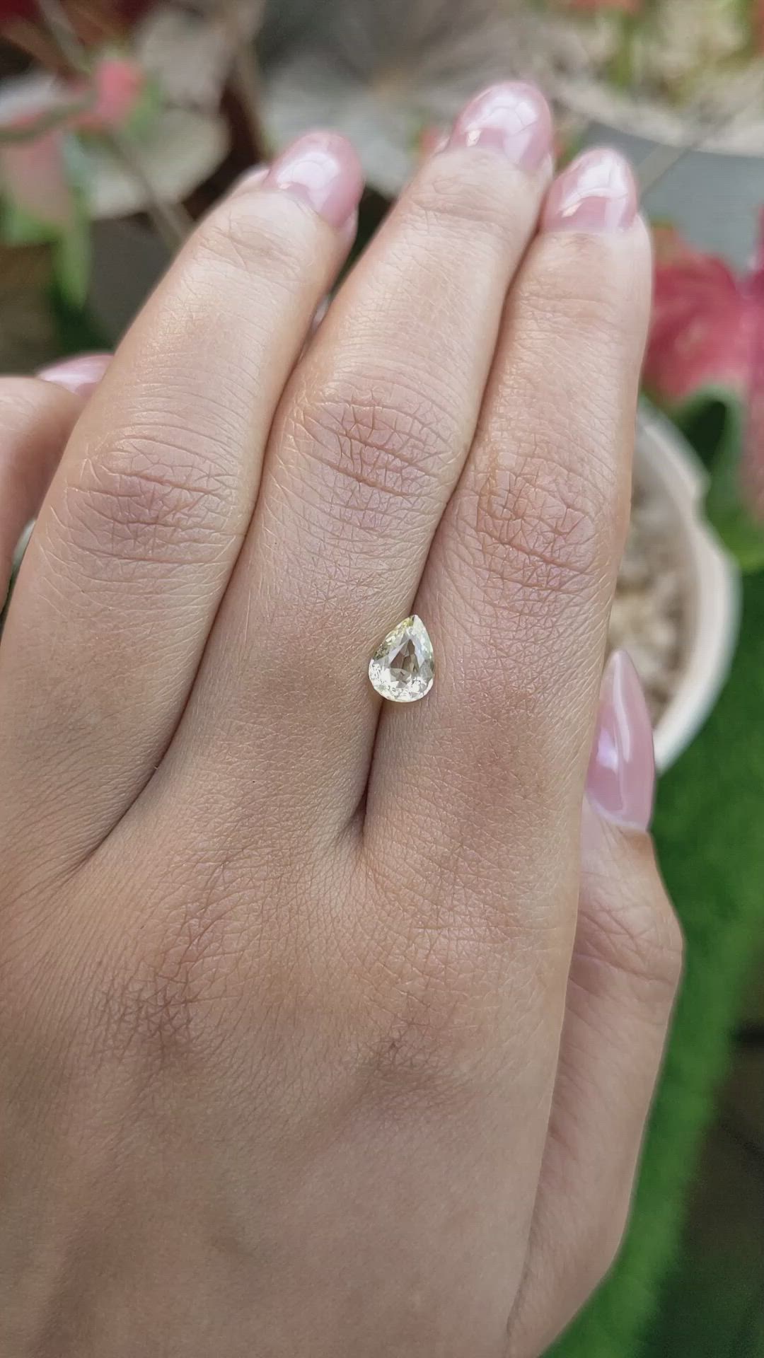 1.07 Ct. Yellow Sapphire from Ceylon (Sri Lanka) Size Video