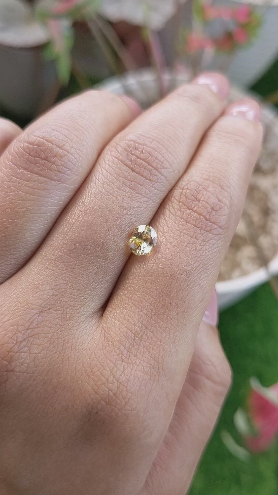 1.31 Ct. Yellow Sapphire from Ceylon (Sri Lanka) Size Video