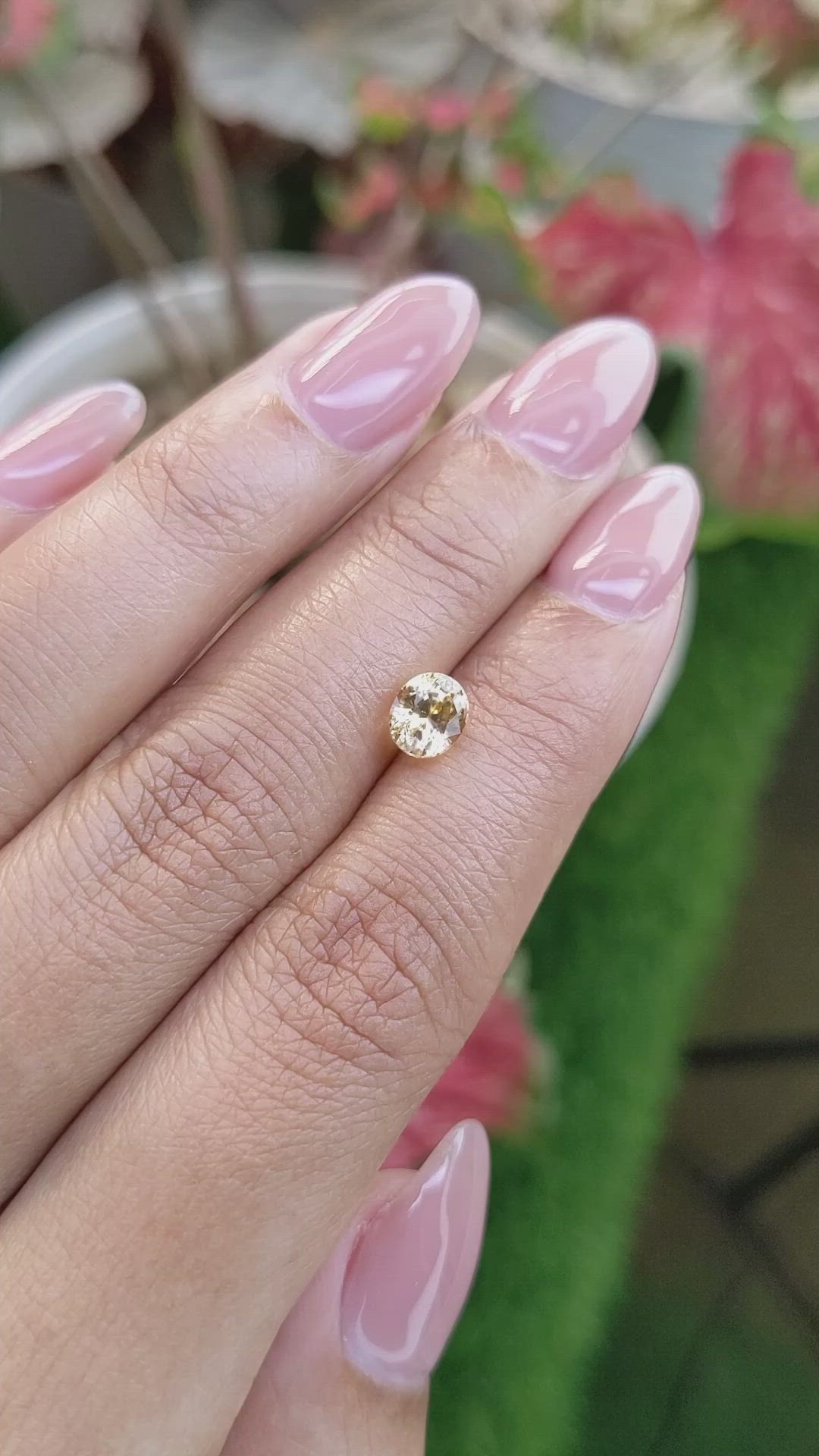 1.31 Ct. Yellow Sapphire from Ceylon (Sri Lanka) Size Video