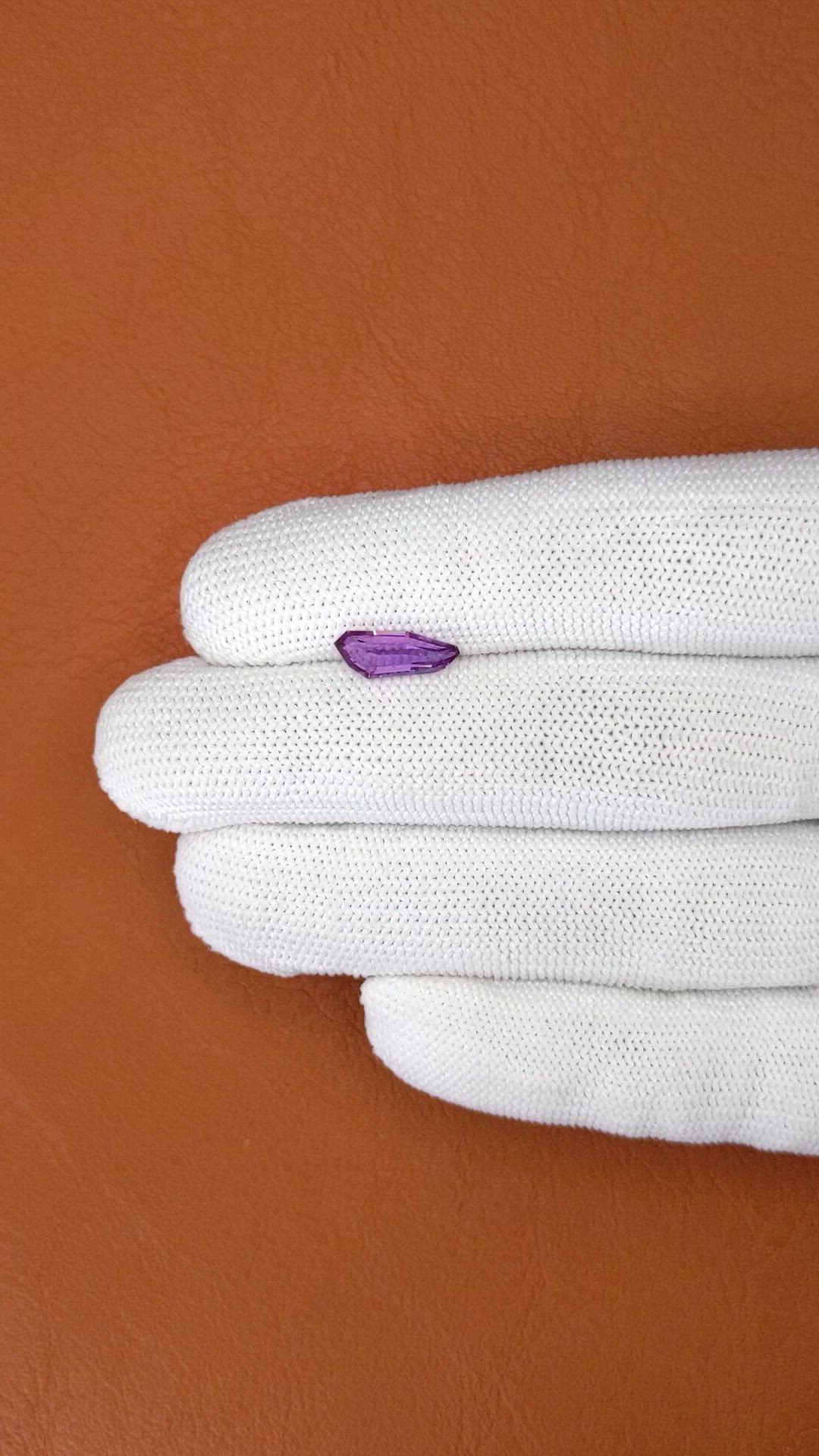 1.33 Ct. Pinkish Purple Sapphire from Ceylon (Sri Lanka) Size Video