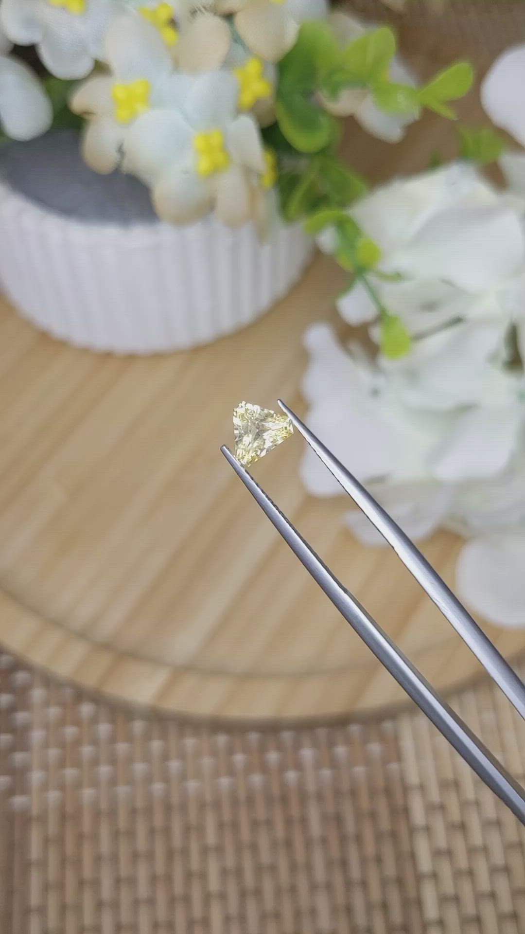 0.88 Ct. Yellow Sapphire from Ceylon (Sri Lanka) Size Video