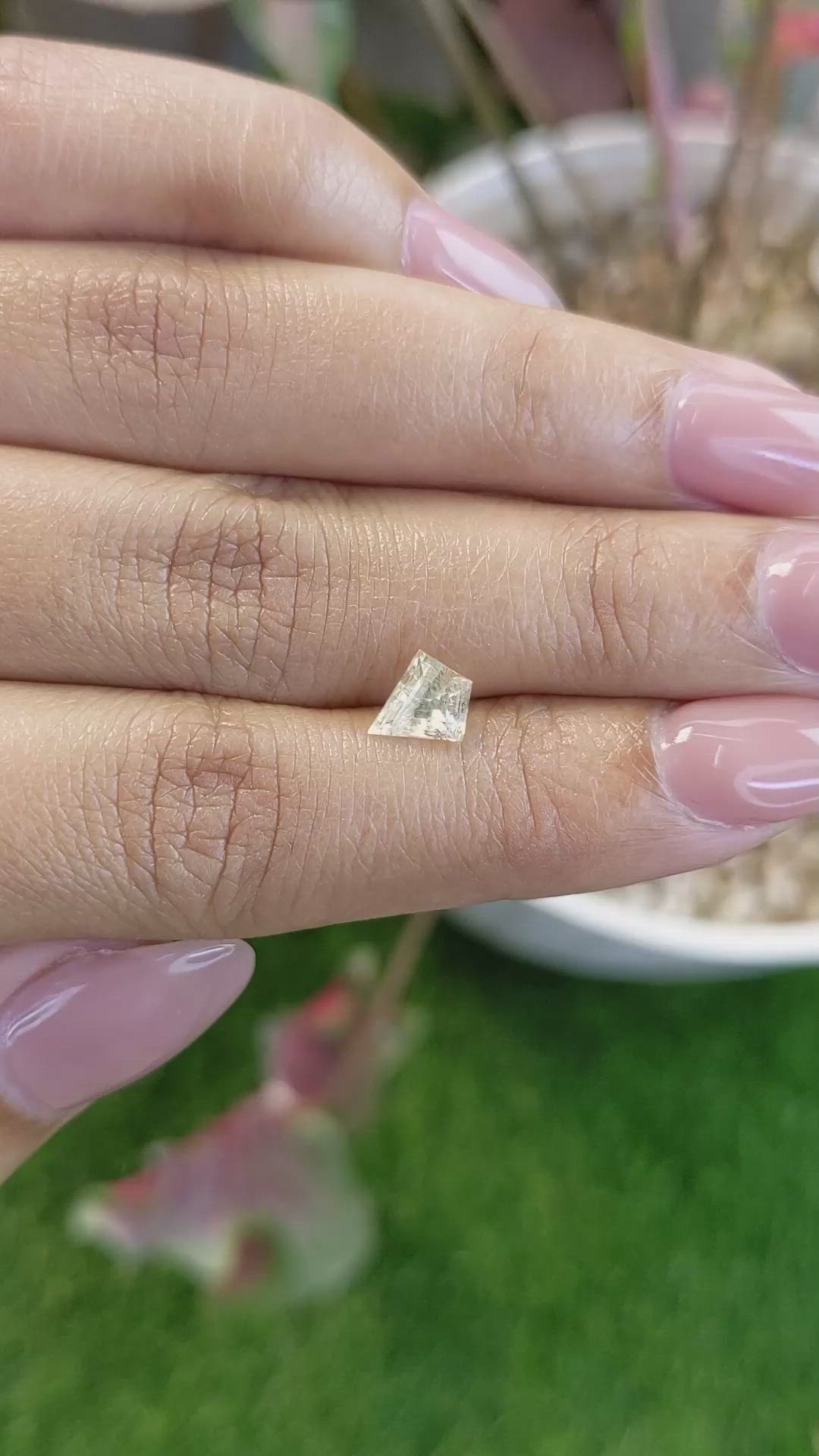 1.18 Ct. Yellow Sapphire from Ceylon (Sri Lanka) Size Video