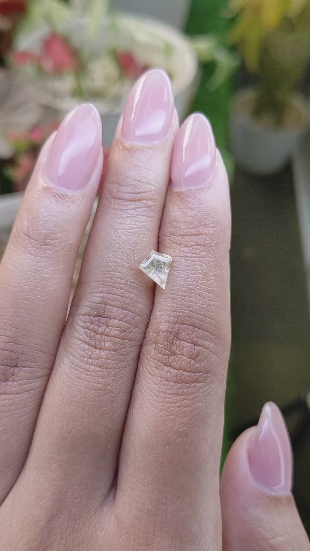 1.18 Ct. Yellow Sapphire from Ceylon (Sri Lanka) Size Video