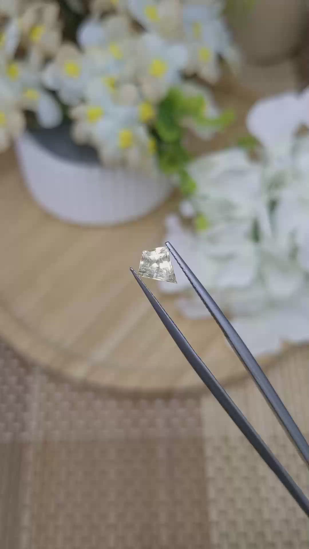 1.18 Ct. Yellow Sapphire from Ceylon (Sri Lanka) Size Video