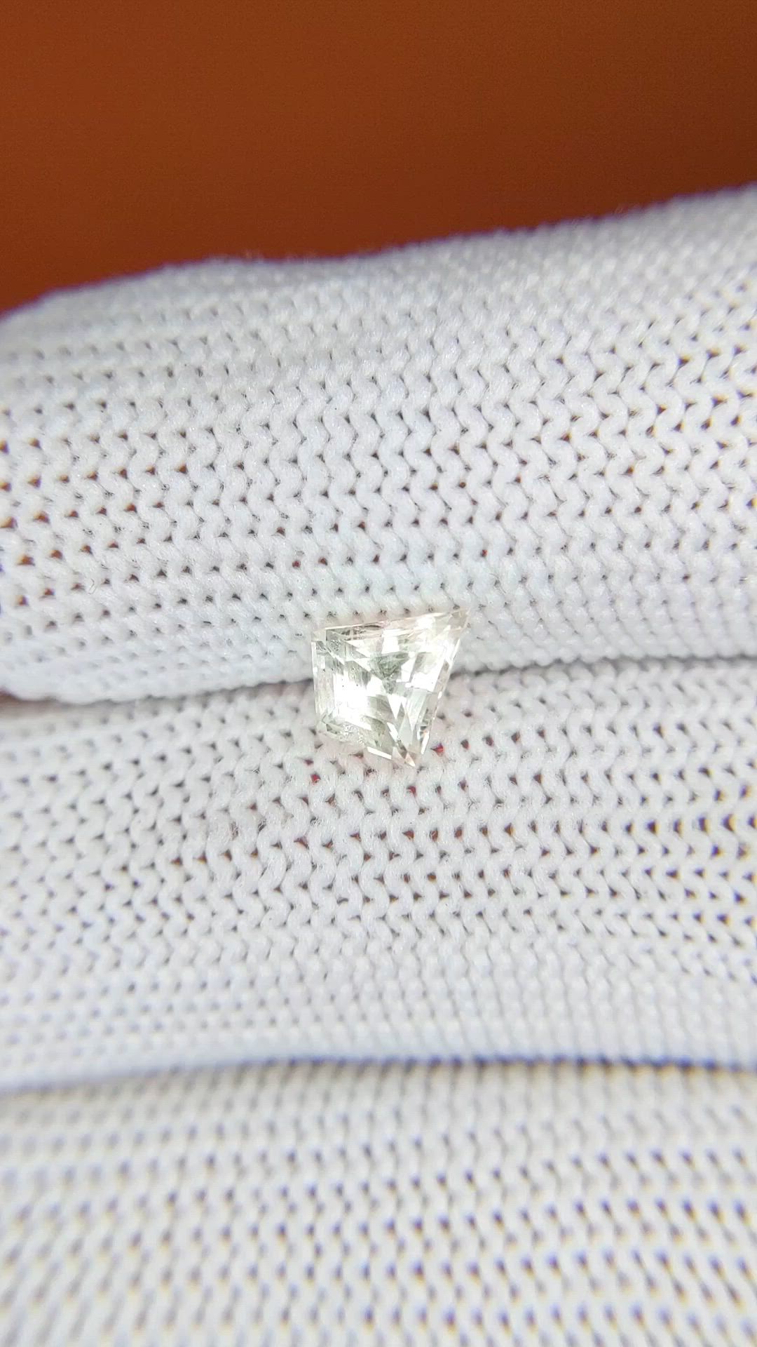 1.18 Ct. Yellow Sapphire from Ceylon (Sri Lanka) Size Video