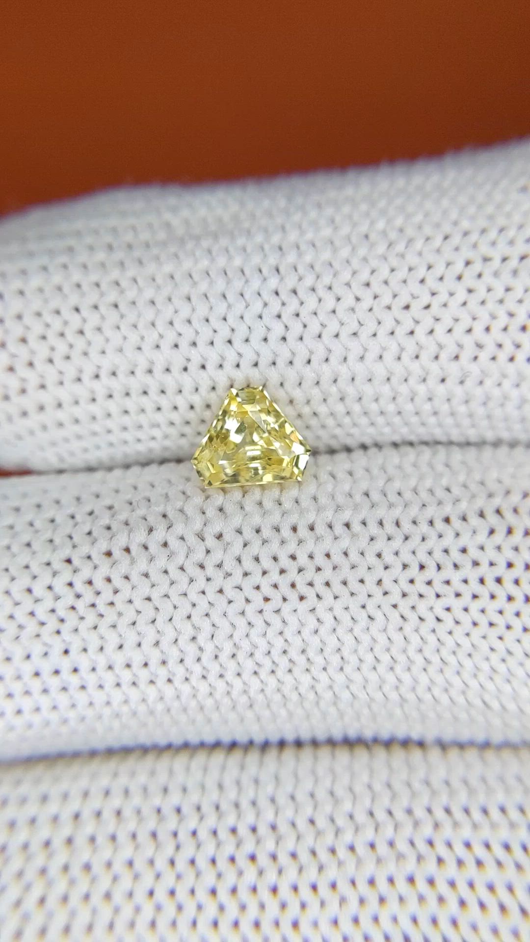 1.11 Ct. Yellow Sapphire from Ceylon (Sri Lanka) Size Video