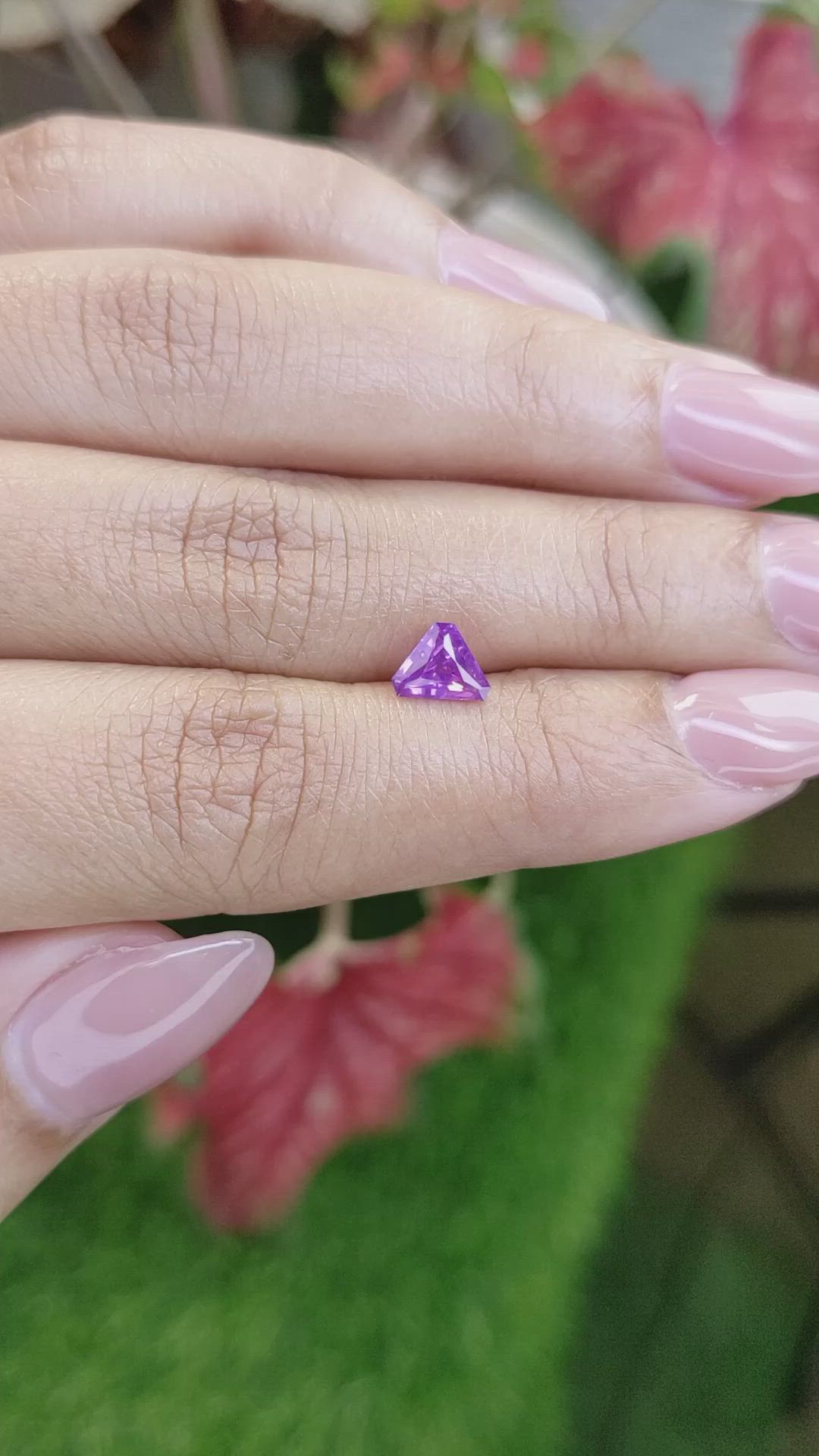 0.88 Ct. Pinkish Purple Sapphire from Ceylon (Sri Lanka) Size Video