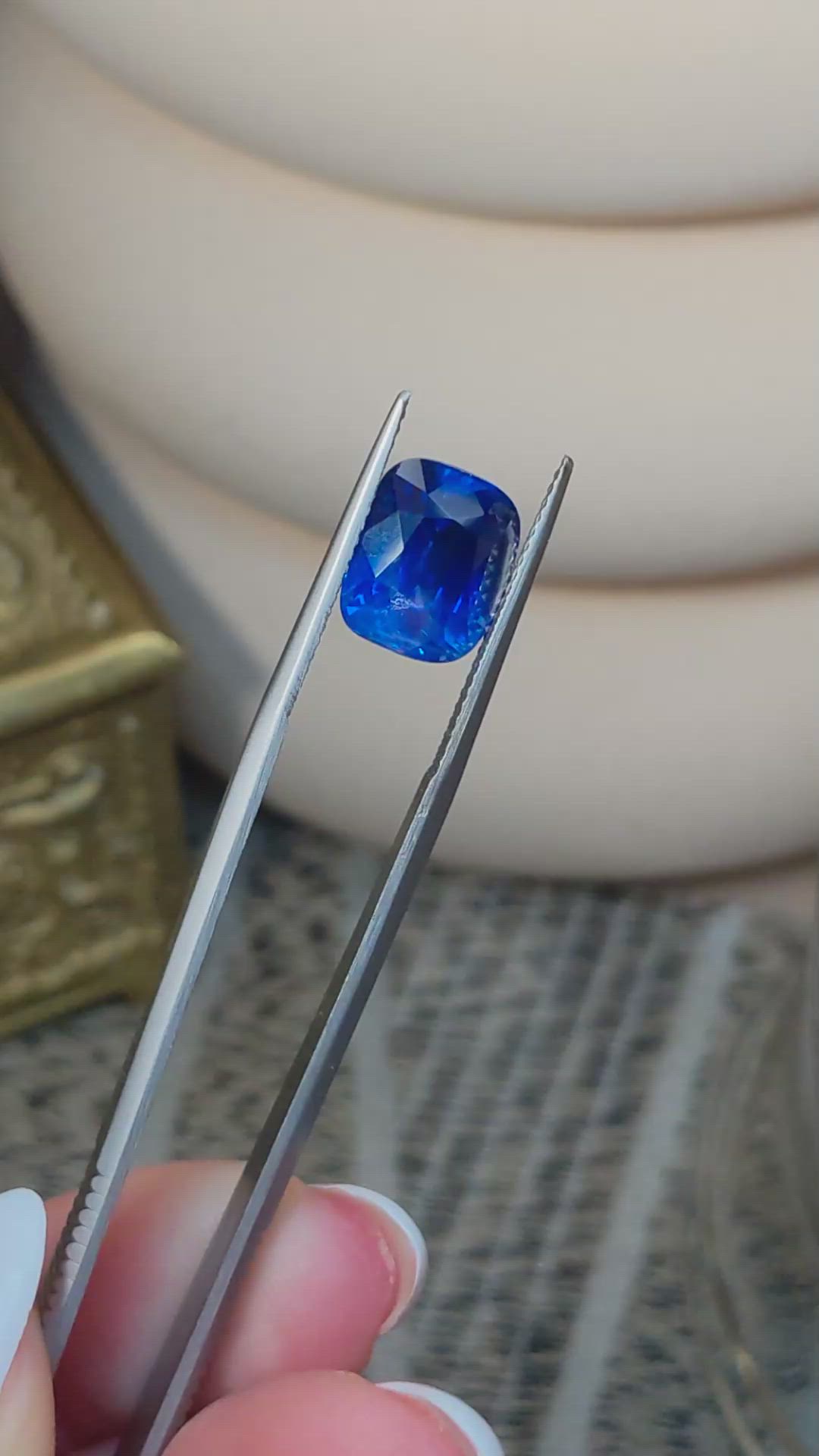 7.32 Ct. Blue Sapphire from Ceylon (Sri Lanka) Size Video