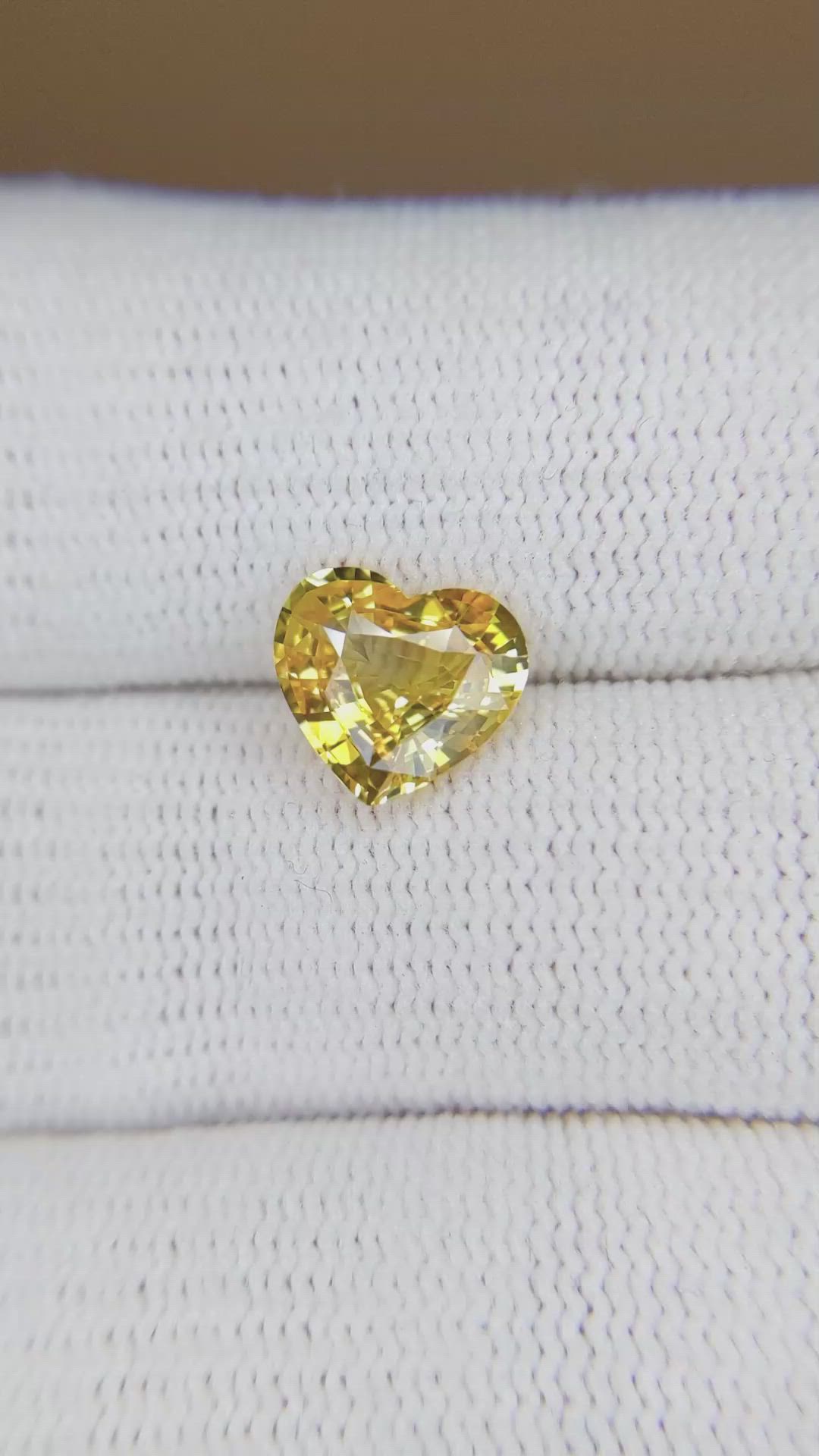 2.45 Ct. Yellow Sapphire from Ceylon (Sri Lanka) Size Video