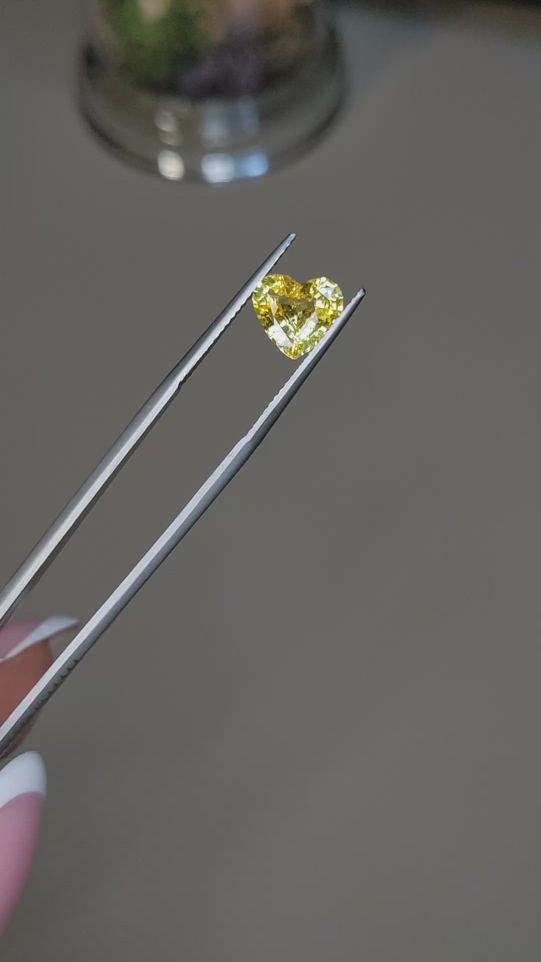 2.25 Ct. Yellow Sapphire from Ceylon (Sri Lanka) Size Video