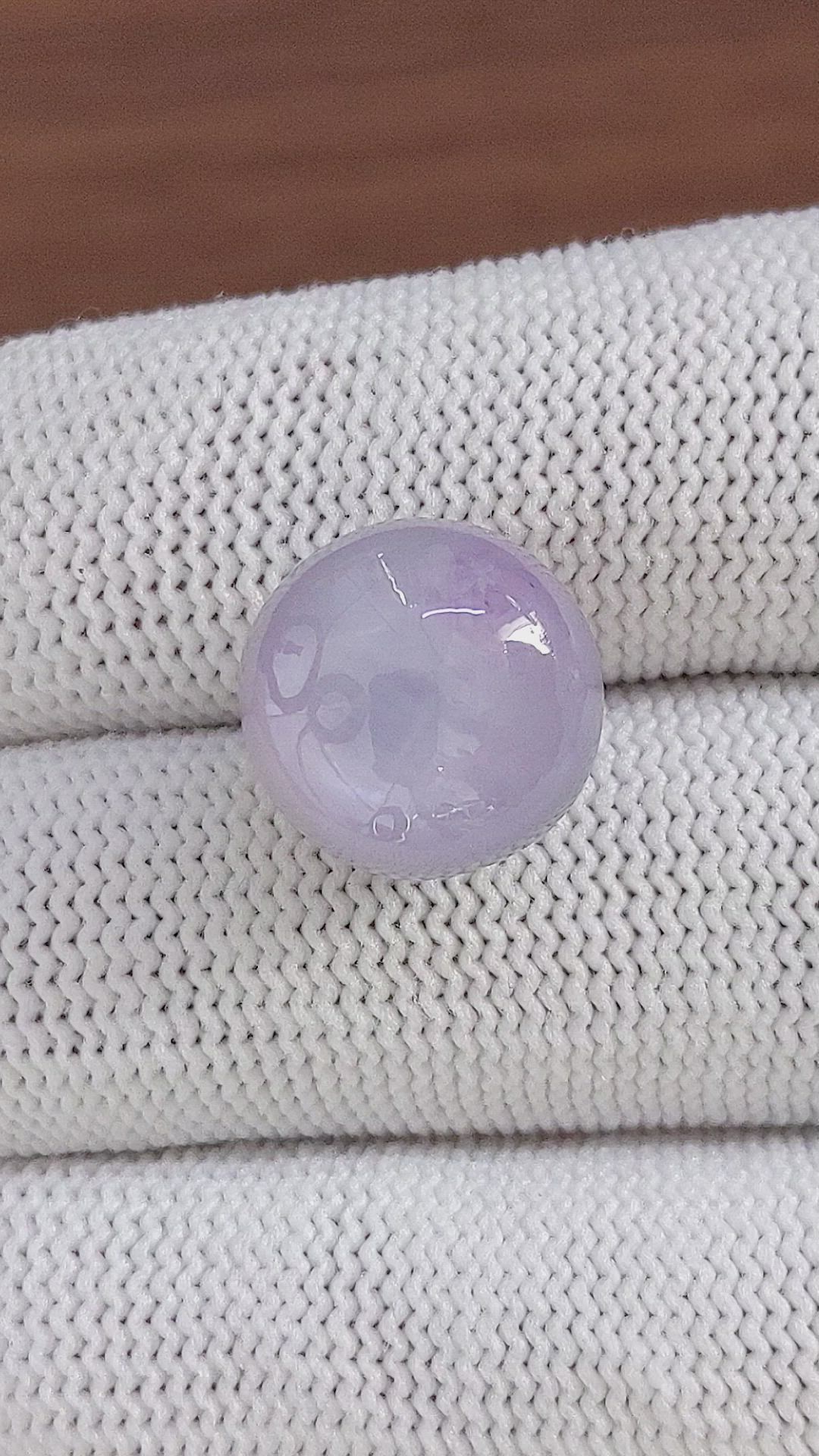 22.91 Ct. Violet Star Sapphire from Ceylon (Sri Lanka) Size Video