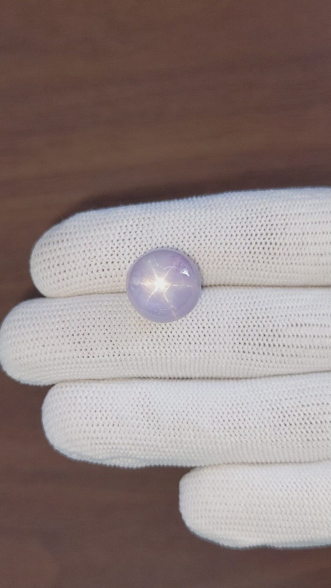 22.91 Ct. Violet Star Sapphire from Ceylon (Sri Lanka) Size Video