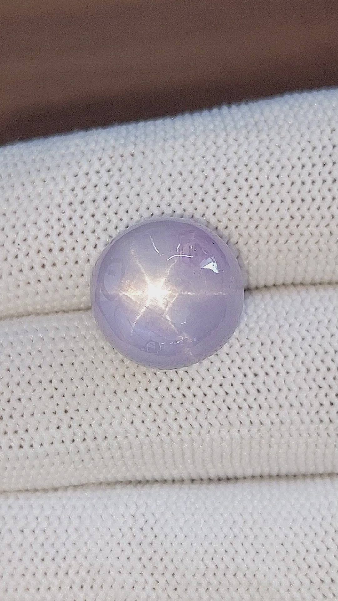 22.91 Ct. Violet Star Sapphire from Ceylon (Sri Lanka) Size Video