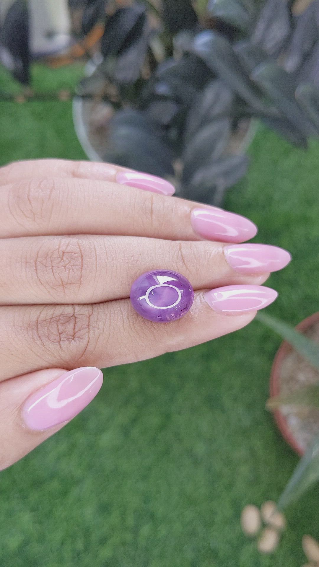 17.52 Ct. Pinkish Purple Star Sapphire from Ceylon (Sri Lanka) Size Video