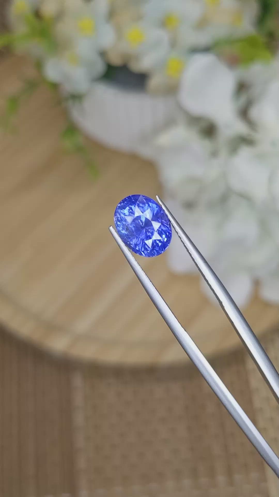4.41 Ct. Blue Sapphire from Ceylon (Sri Lanka) Size Video