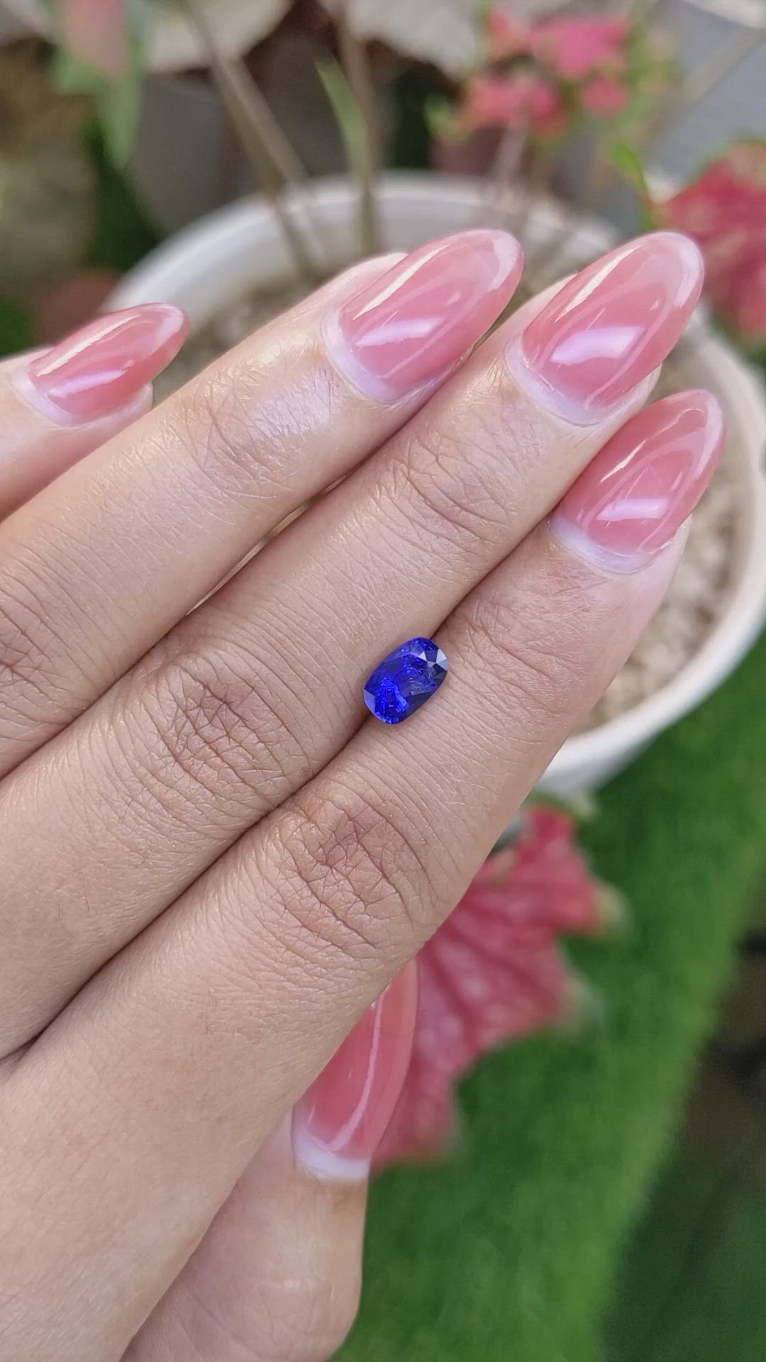 1.06 Ct. Blue Sapphire from Ceylon (Sri Lanka) Size Video