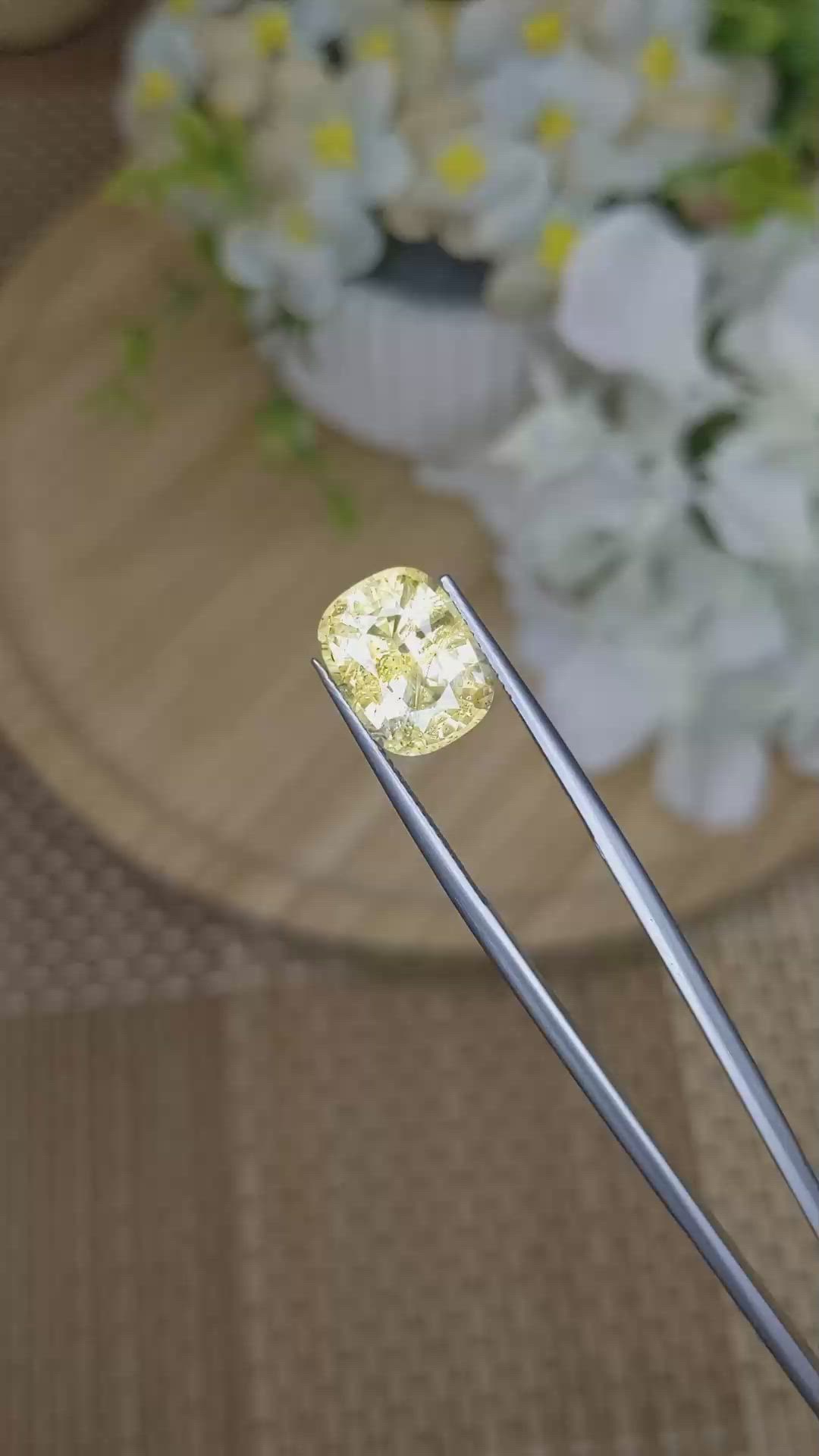 6.42 Ct. Yellow Sapphire from Ceylon (Sri Lanka) Size Video