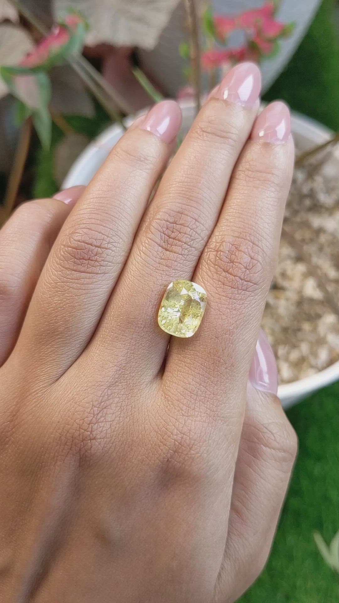 6.42 Ct. Yellow Sapphire from Ceylon (Sri Lanka) Size Video