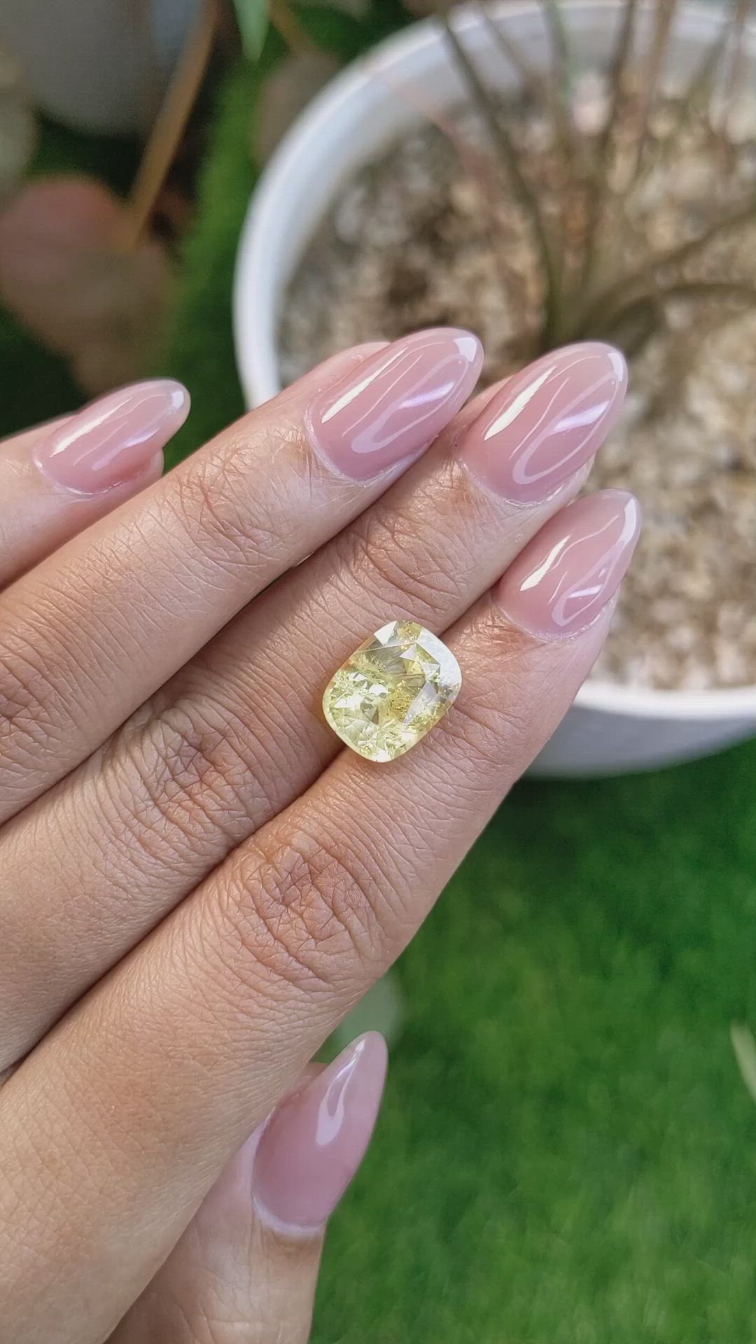 6.42 Ct. Yellow Sapphire from Ceylon (Sri Lanka) Size Video