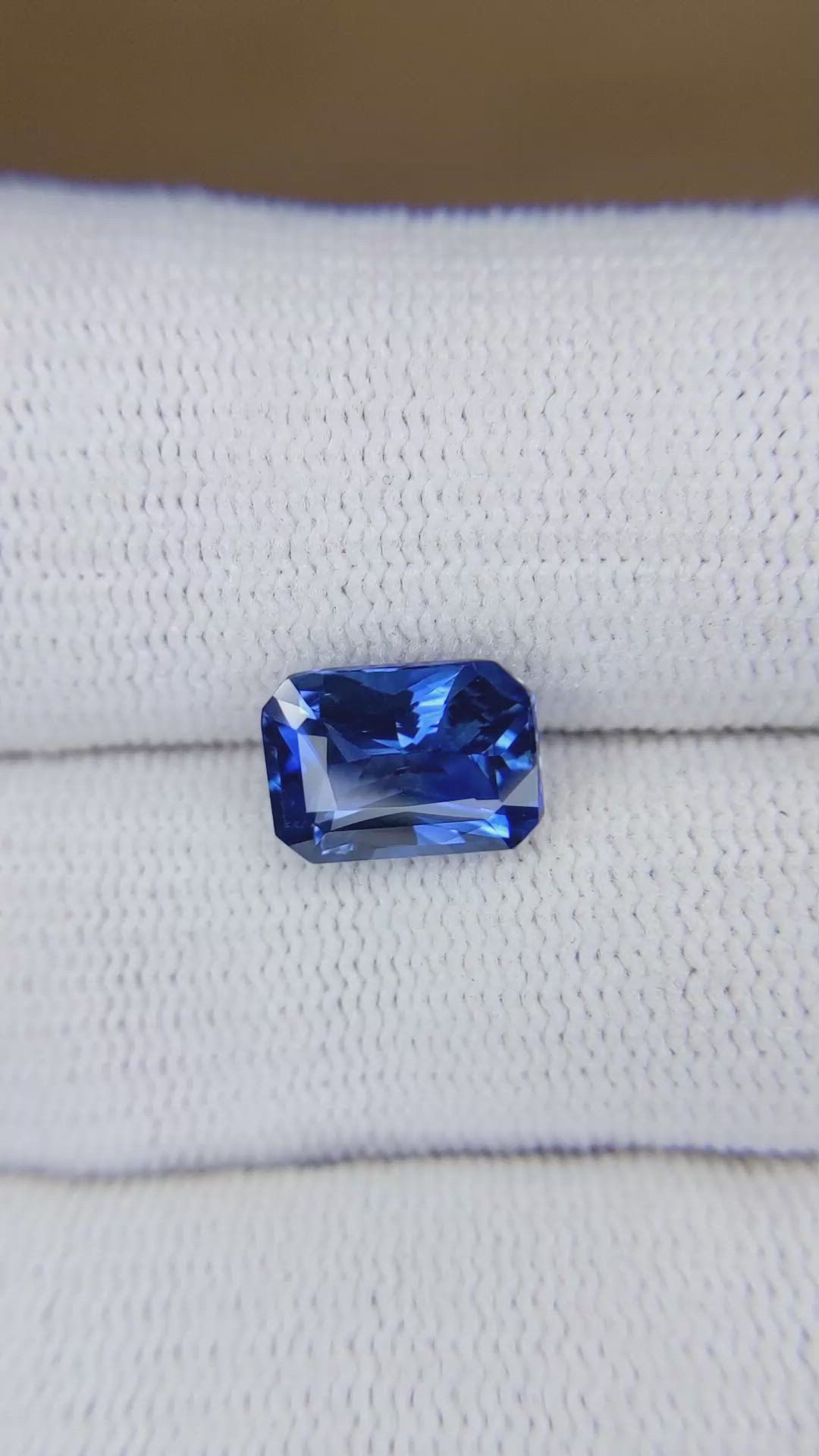 3.04 Ct. Blue Sapphire from Ceylon (Sri Lanka) Size Video