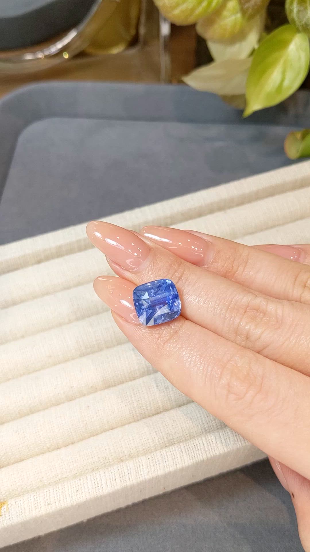 10.21 Ct. Purplish Blue Sapphire from Ceylon (Sri Lanka) Size Video