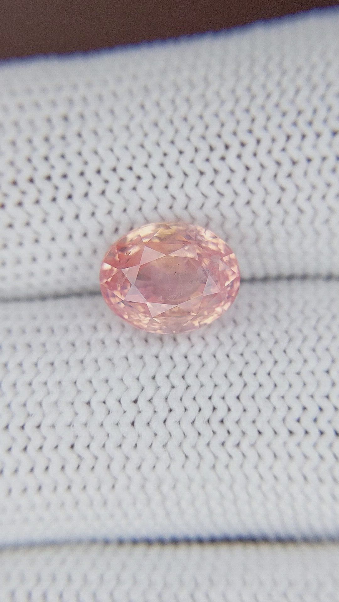 3.67 Ct. Padparadscha Sapphire from Ceylon (Sri Lanka) Size Video