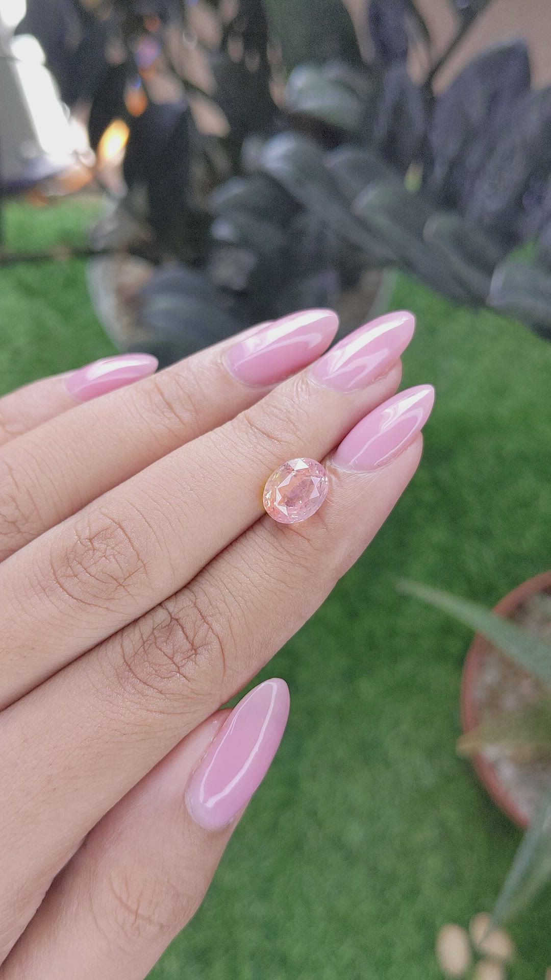 3.67 Ct. Padparadscha Sapphire from Ceylon (Sri Lanka) Size Video