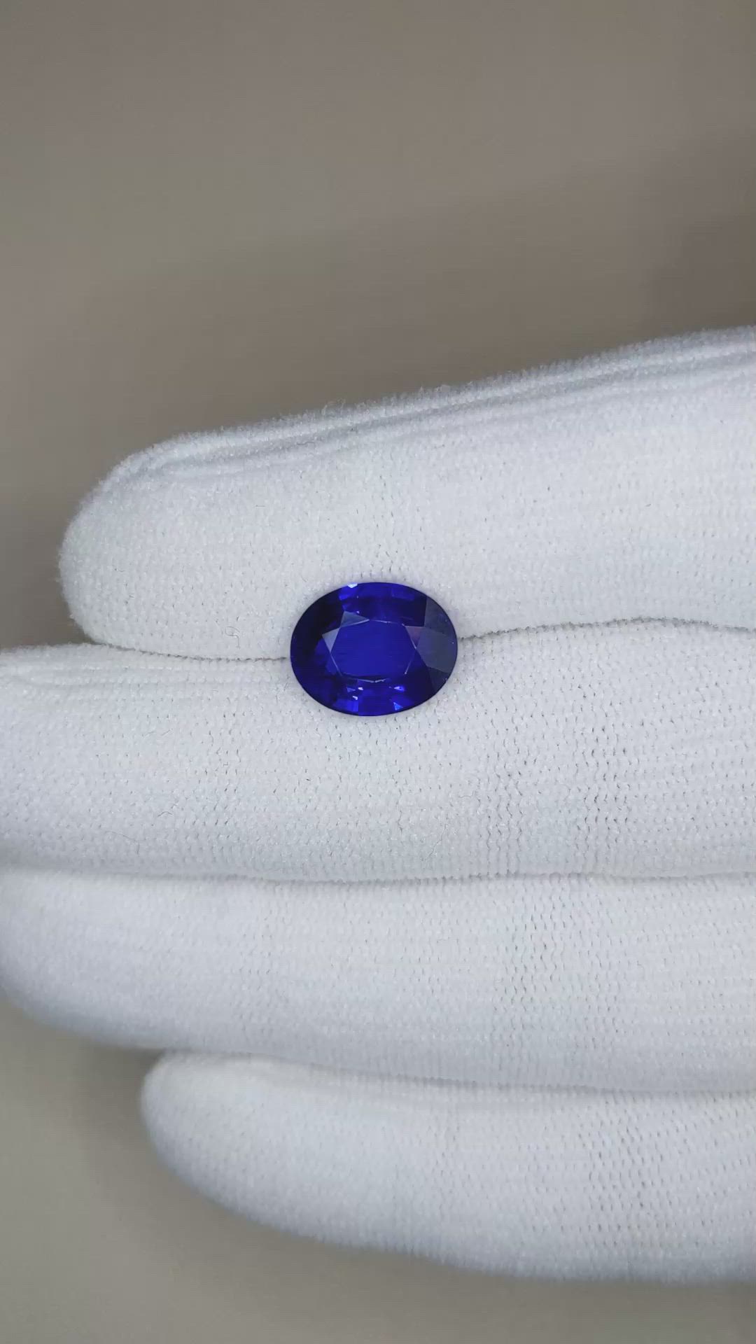 5.04 Ct. Blue Sapphire from Ceylon (Sri Lanka) Size Video