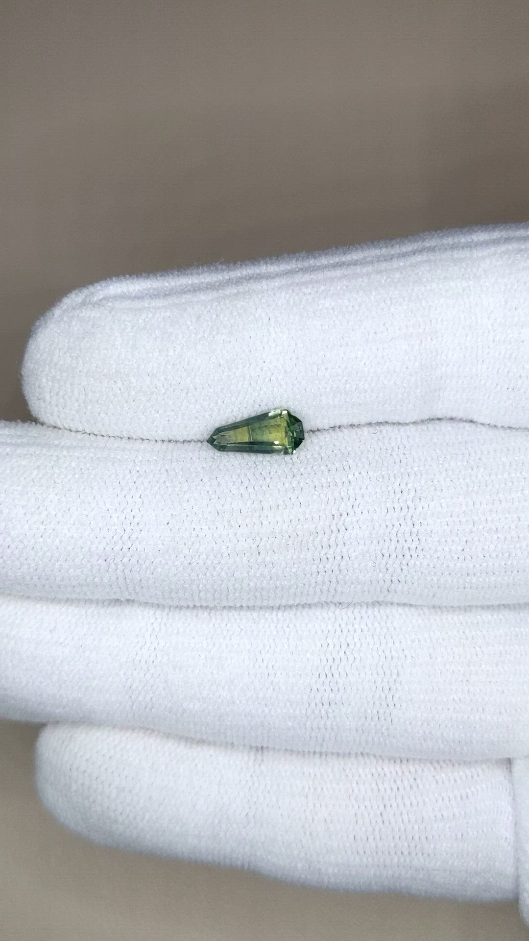 1.17 Ct. Bi Color / Parti Sapphire from Madagascar Size Video
