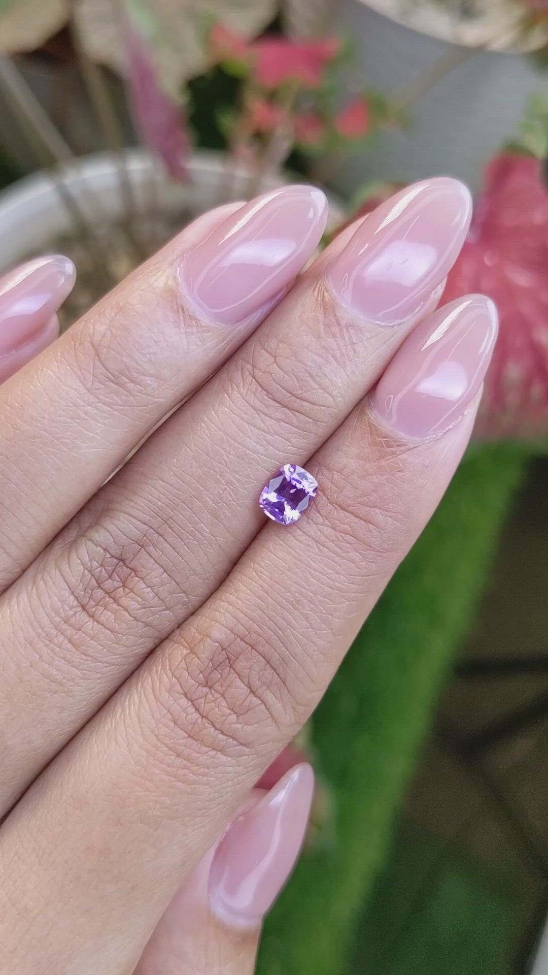 0.80 Ct. Pinkish Purple Sapphire from Ceylon (Sri Lanka) Size Video