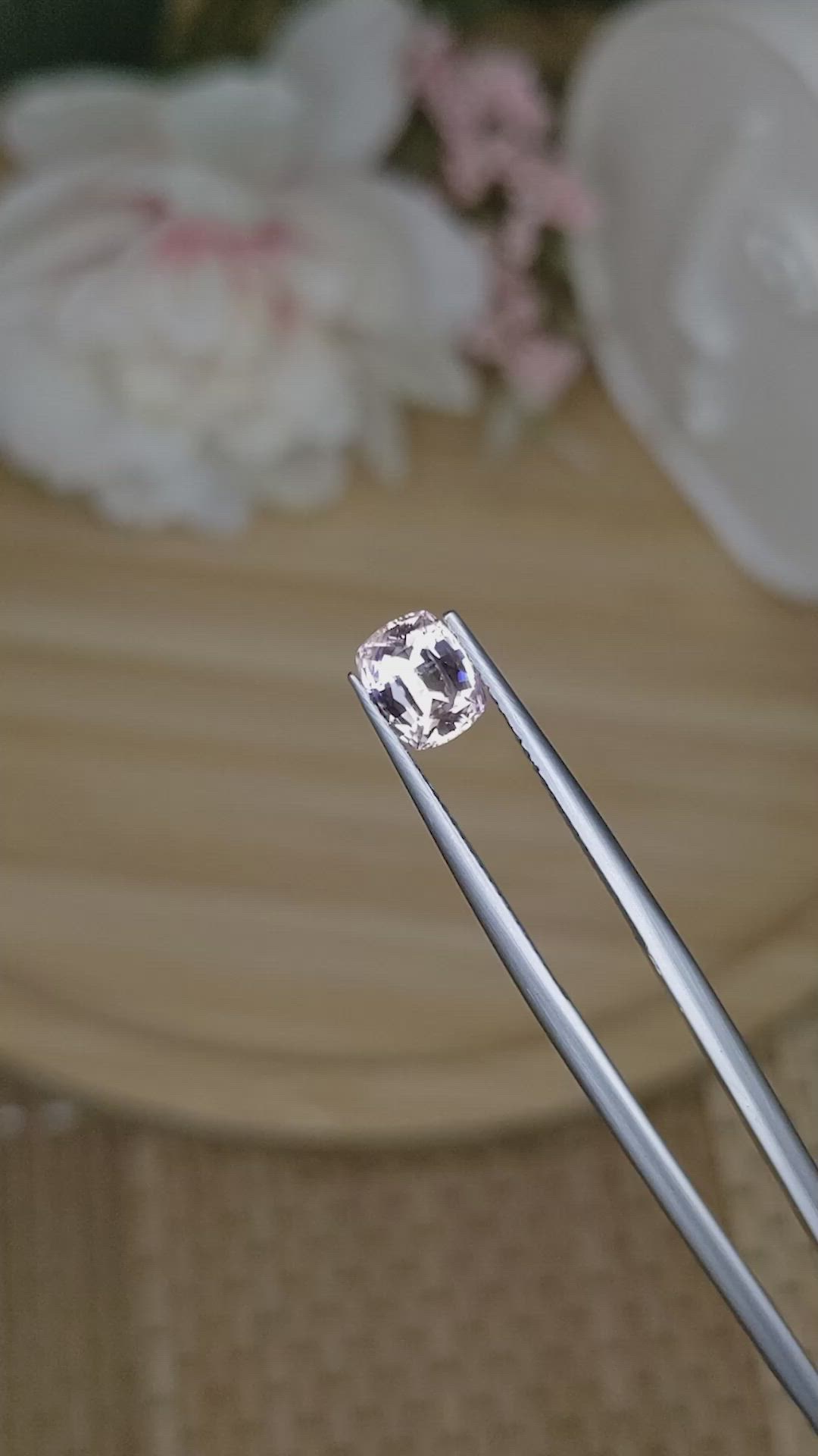 1.01 Ct. Peach Sapphire from Ceylon (Sri Lanka) Size Video