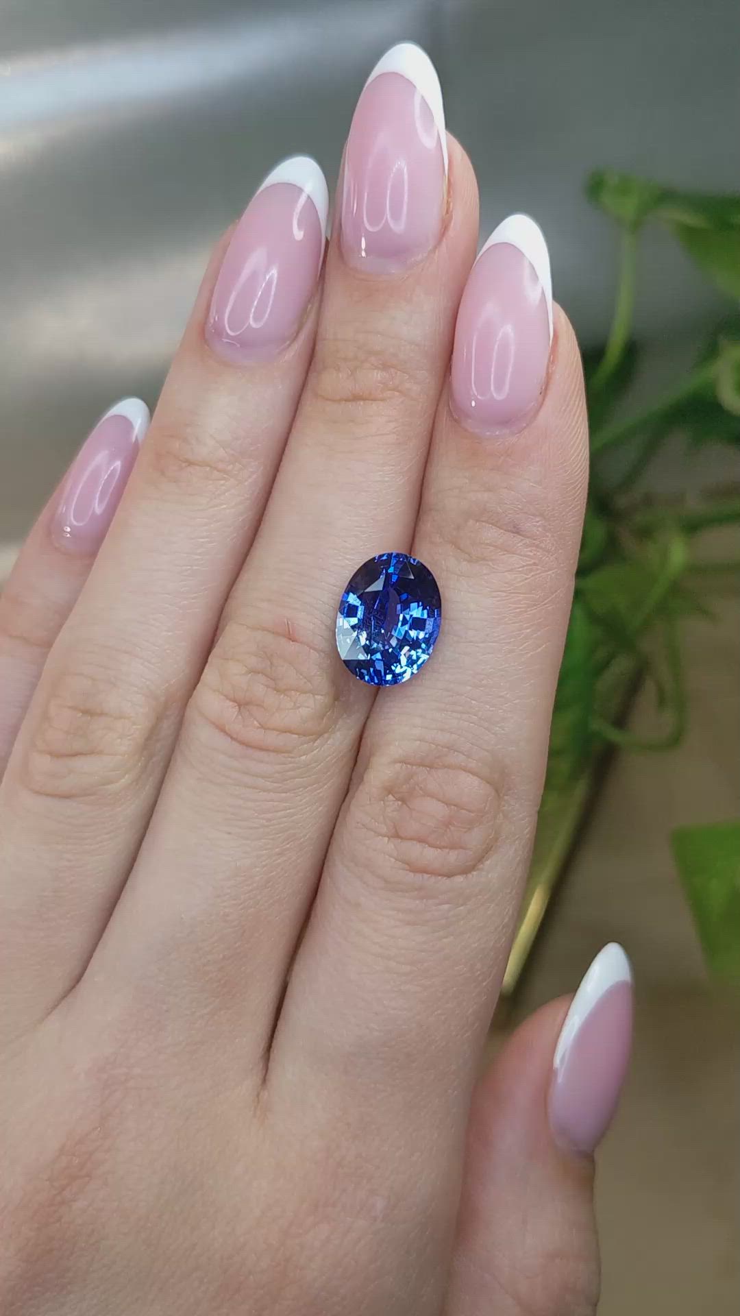 7.58 Ct. Blue Sapphire from Ceylon (Sri Lanka) Size Video