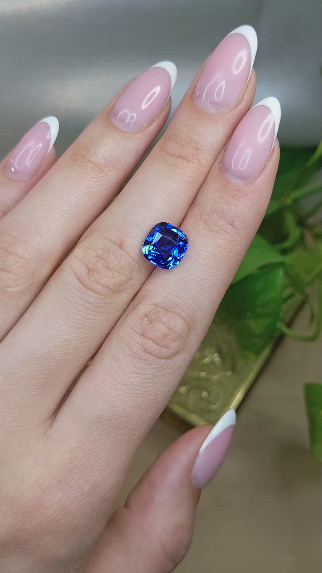 5.03 Ct. Blue Sapphire from Ceylon (Sri Lanka) Size Video