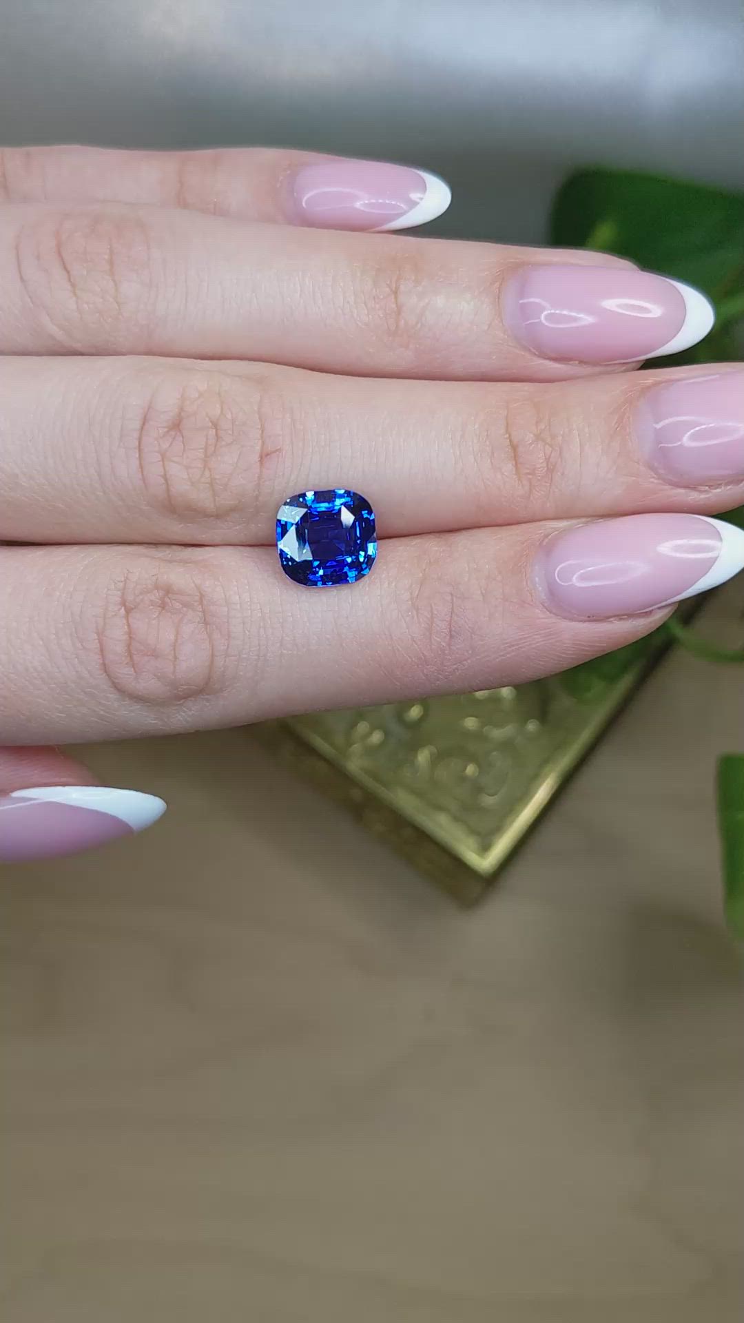 5.03 Ct. Blue Sapphire from Ceylon (Sri Lanka) Size Video