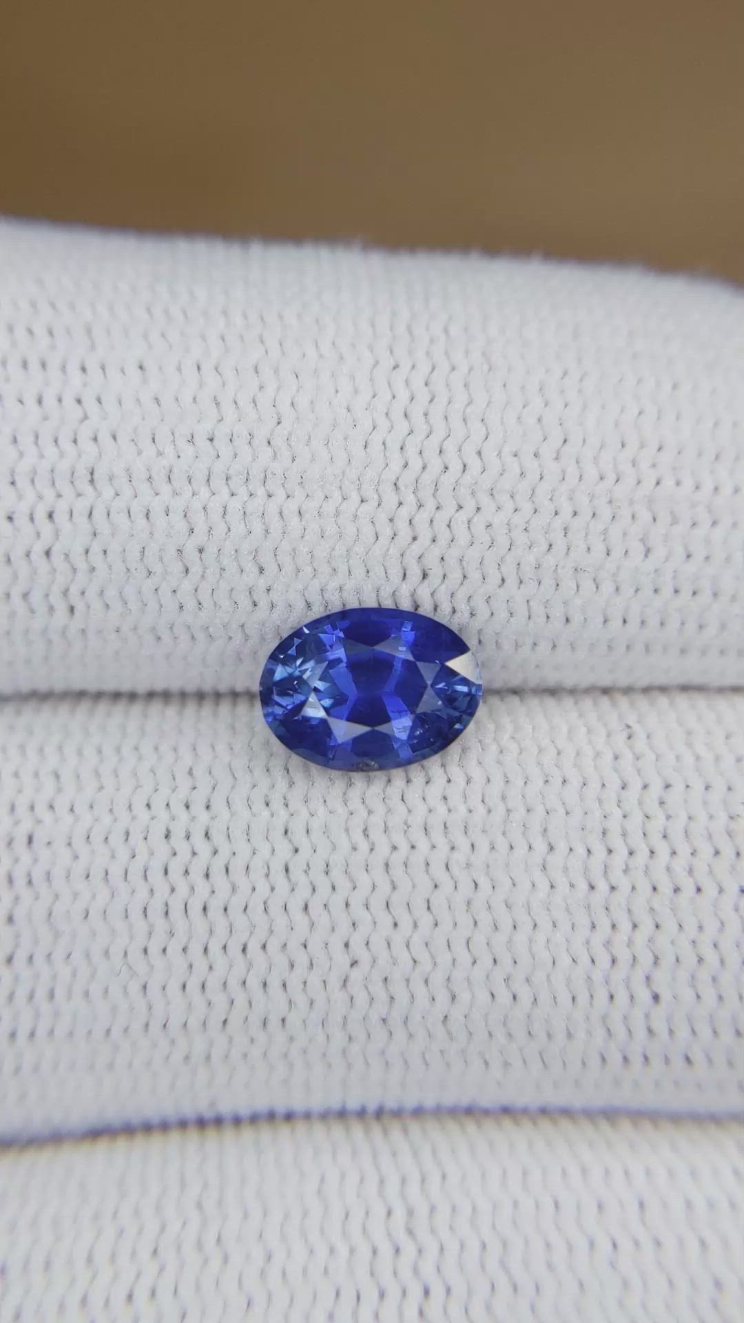 1.67 Ct. Blue Sapphire from Ceylon (Sri Lanka) Size Video