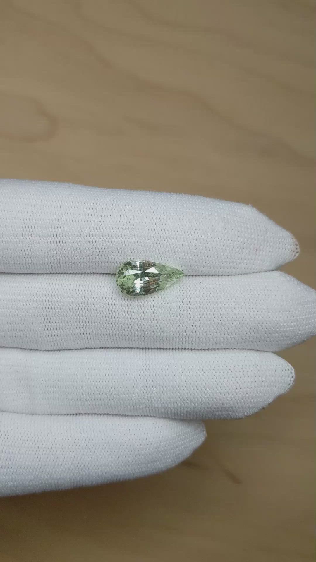 4.89 Ct. Yellowish Green Sapphire from Ceylon (Sri Lanka) Size Video