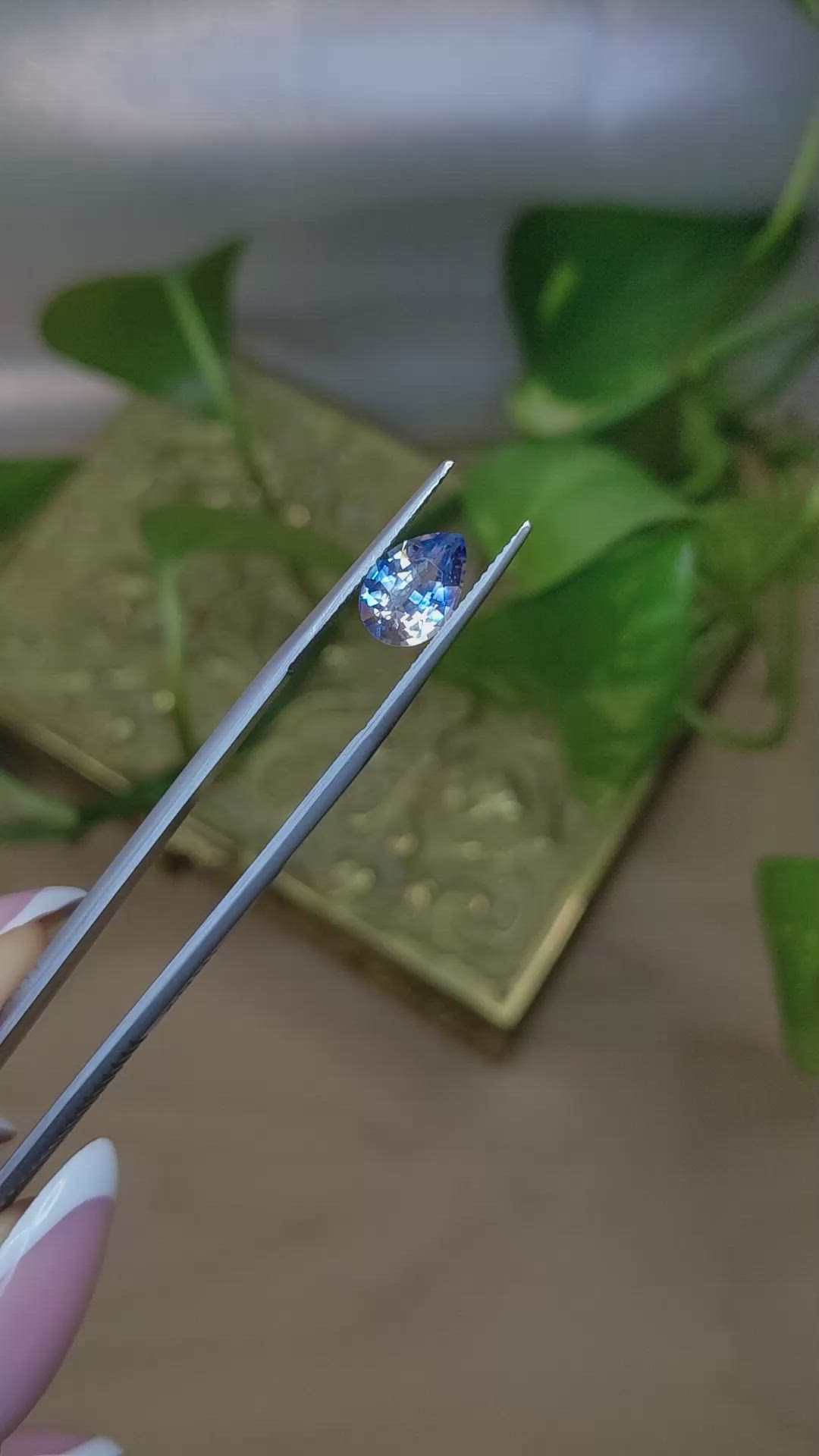 2.22 Ct. Bi Color / Parti Sapphire from Ceylon (Sri Lanka) Size Video