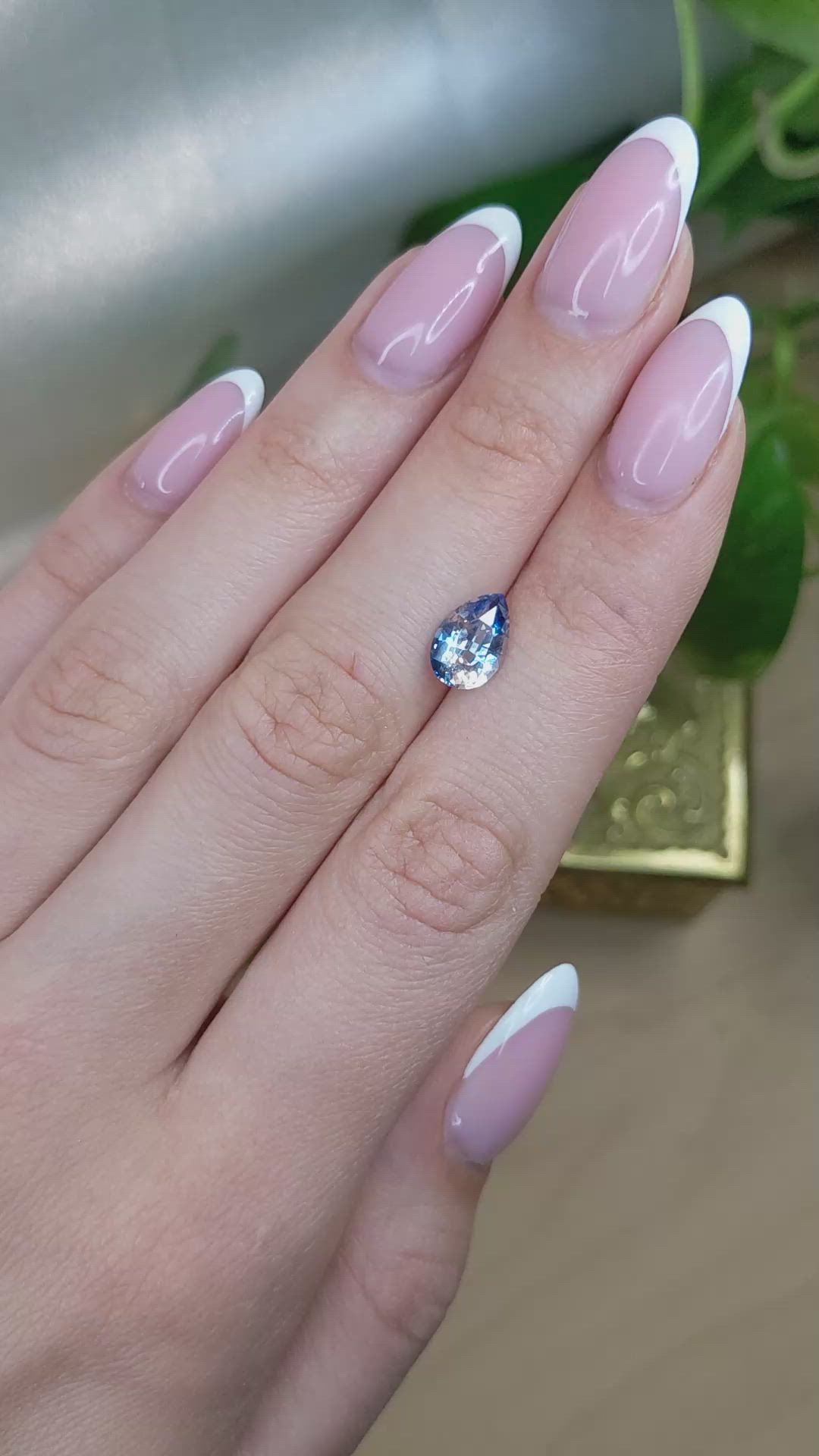 2.22 Ct. Bi Color / Parti Sapphire from Ceylon (Sri Lanka) Size Video