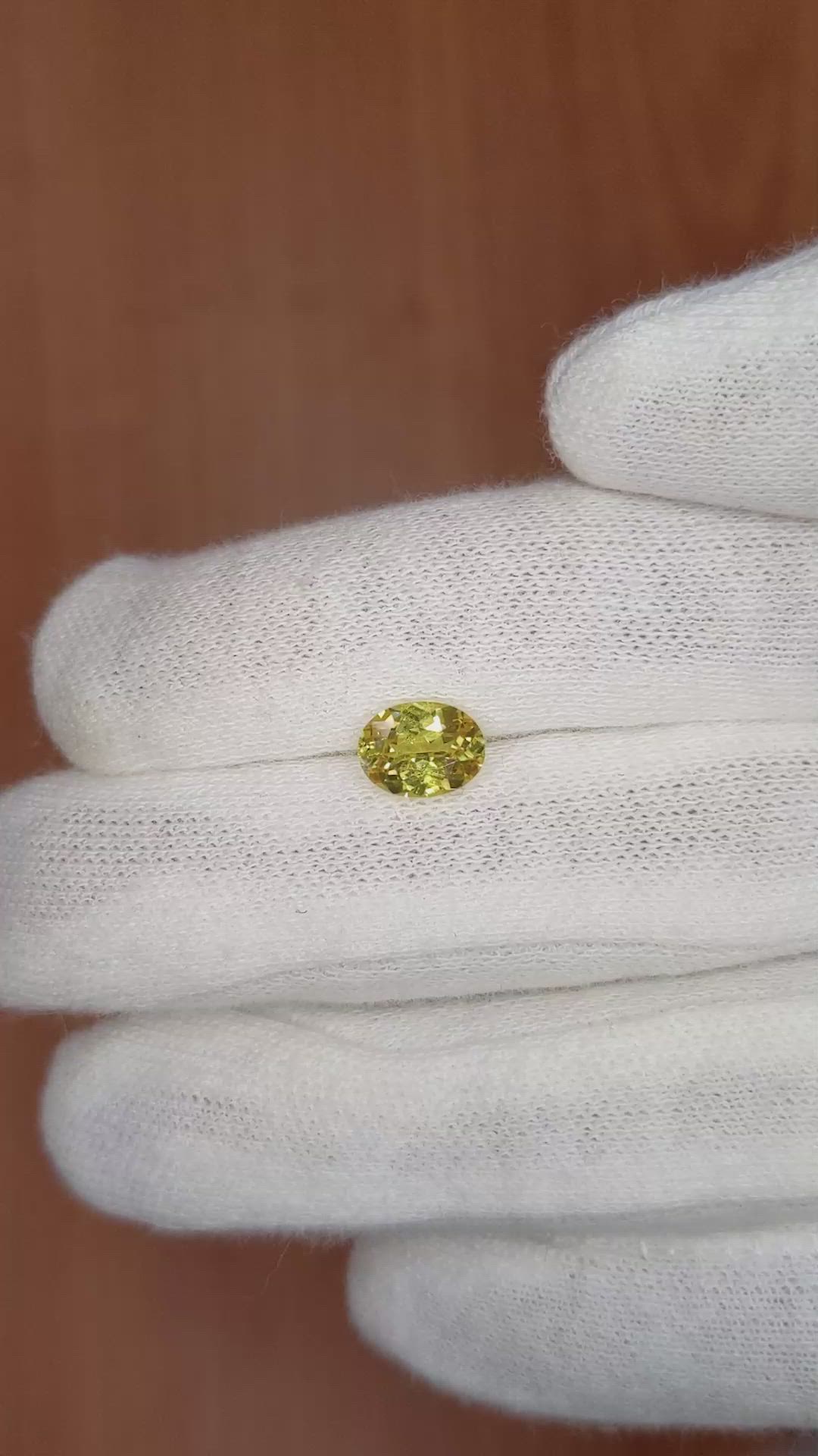 1.47 Ct. Yellow Sapphire from Ceylon (Sri Lanka) Size Video