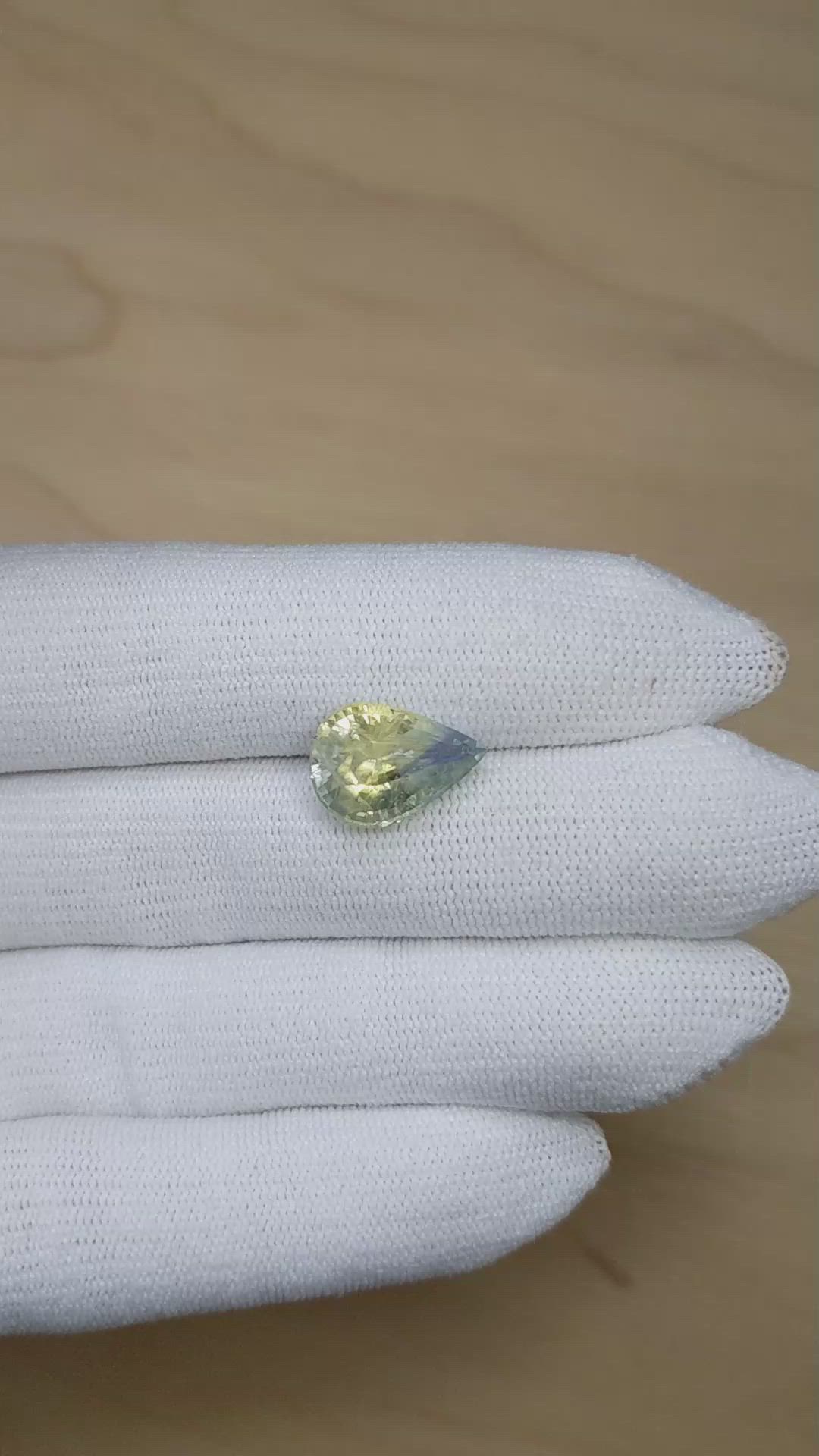 7.65 Ct. Bi Color / Parti Sapphire from Ceylon (Sri Lanka) Size Video